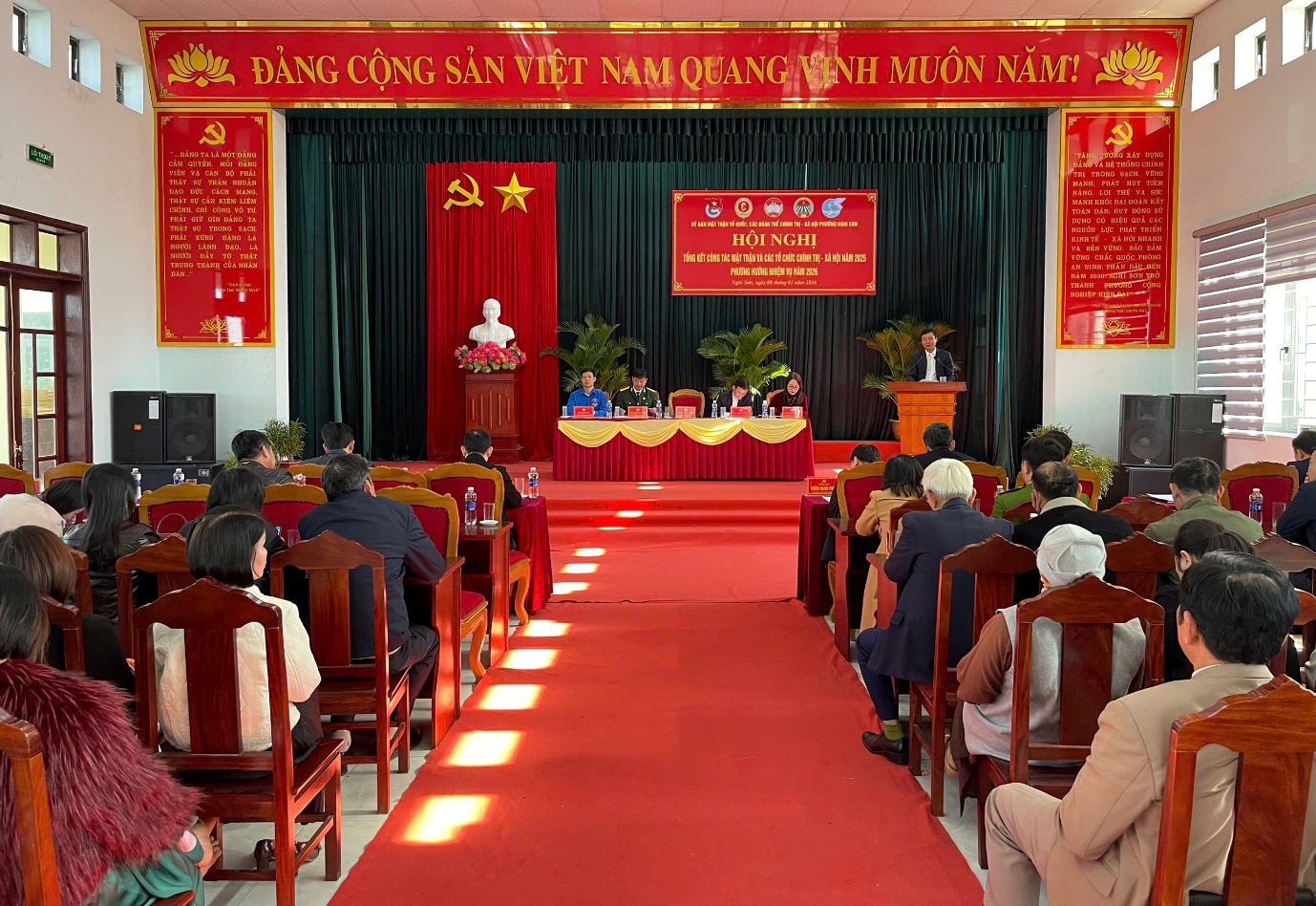 C:\Users\Admin\Desktop\New folder (2)\z7410228873997_7d7b96b6594f7f48fac1f13edd8112fa.jpg