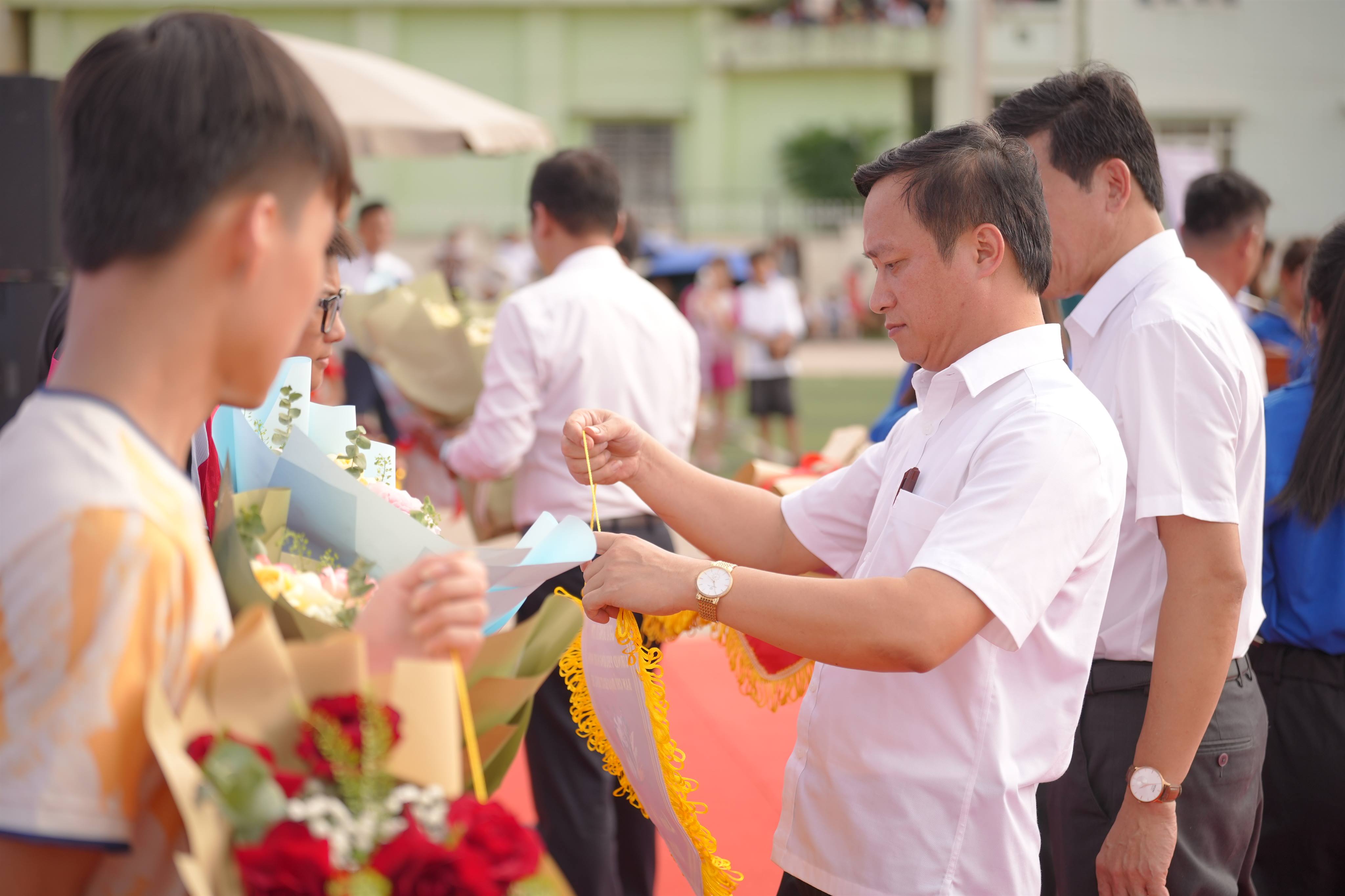 Anh-tin-bai