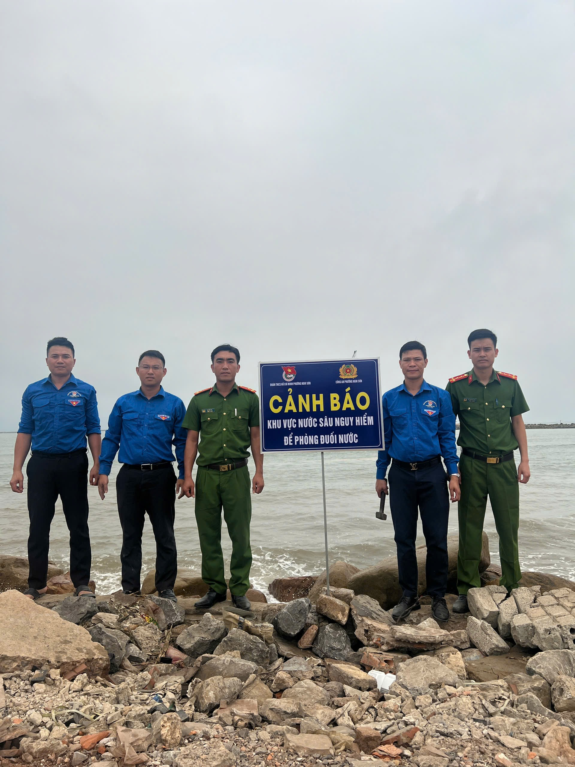 TUYÊN TRUYỀN, THỰC HÀNH, TRẢI NGHIỆM VỀ PCCC VÀ CNCH, PHÒNG CHỐNG TAI NẠN ĐUỐI NƯỚC, BẠO LỰC HỌC ĐƯỜNG CHO CÁN BỘ, GIÁO VIÊN, PHỤ HUYNH VÀ HỌC SINH TRƯỜNG TIỂU HỌC NGHI SƠN