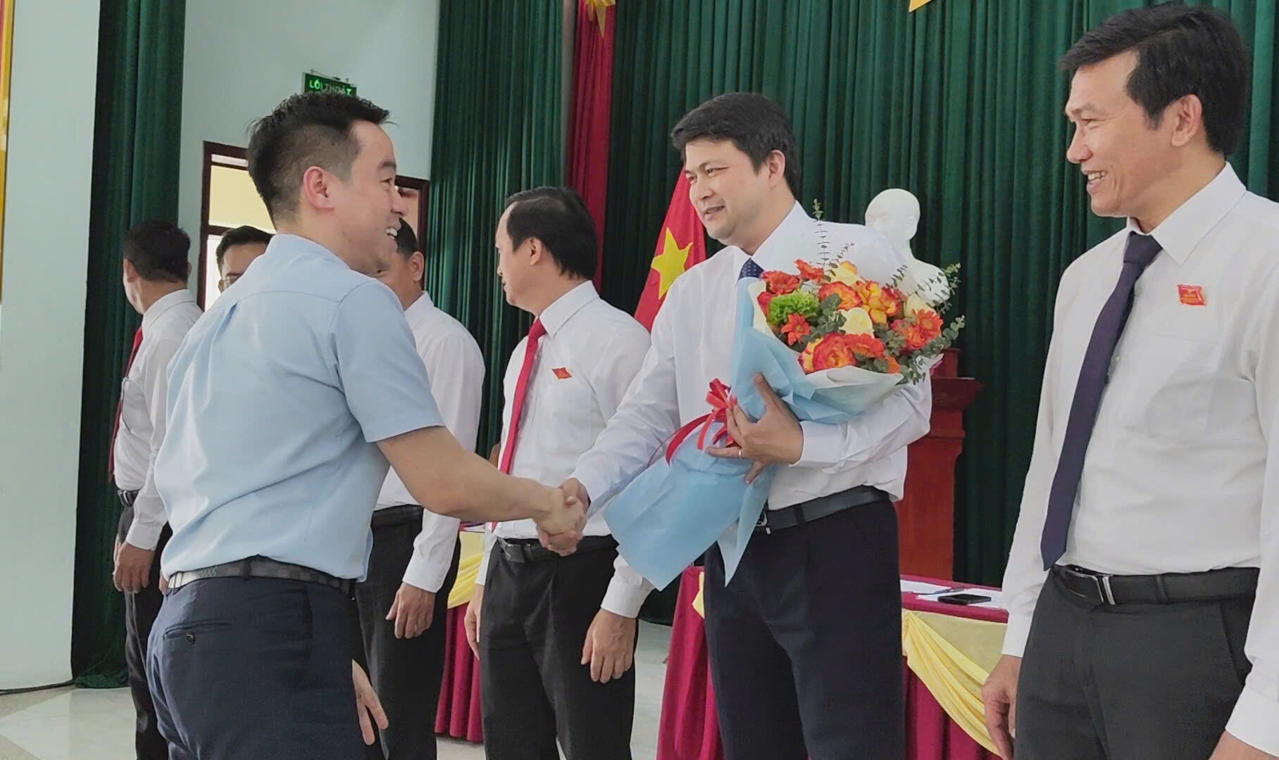 Anh-tin-bai