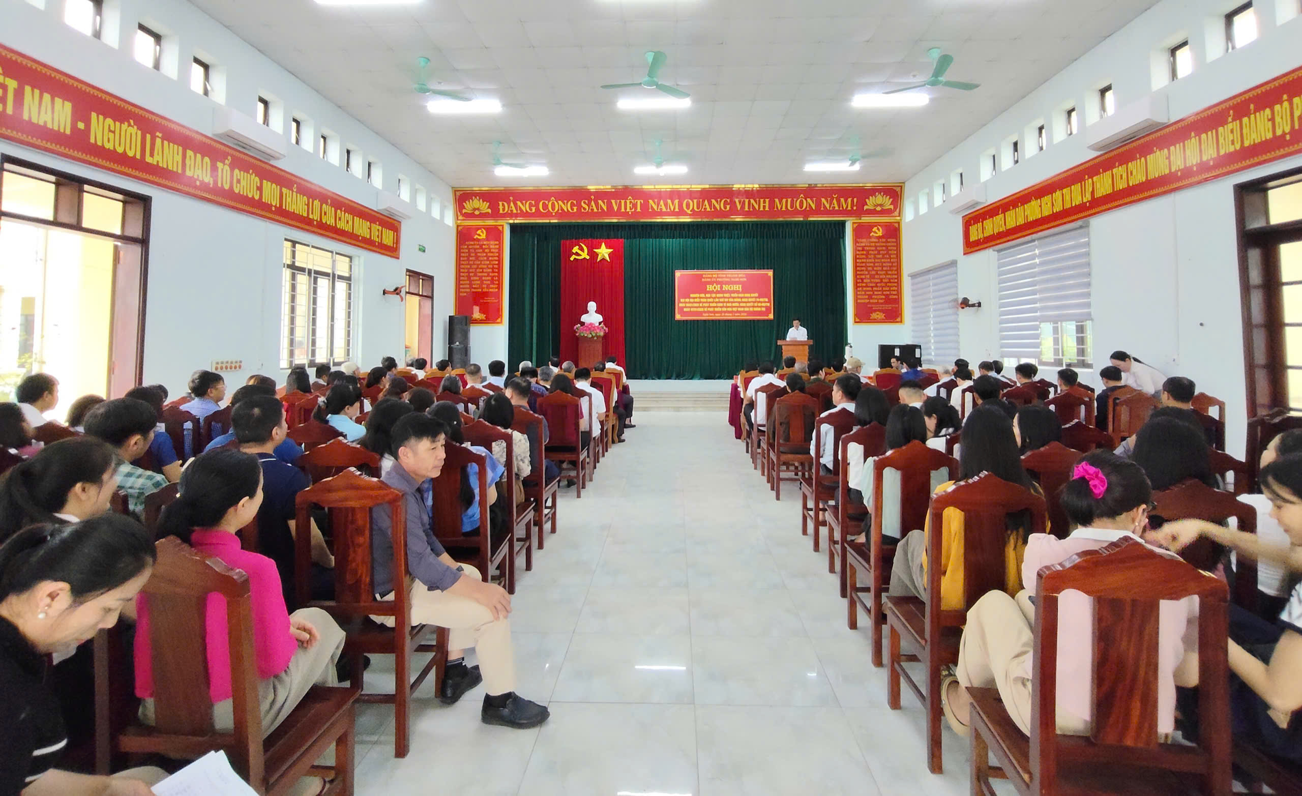 ĐẢNG ỦY PHƯỜNG NGHI SƠN TỔ CHỨC HỘI NGHỊ HỌC TẬP, QUÁN TRIỆT VÀ TRIỂN KHAI THỰC HIỆN NGHỊ QUYẾT SỐ 79-NQ/TW VÀ NGHỊ QUYẾT SỐ 80-NQ/TW CỦA BỘ CHÍNH TRỊ