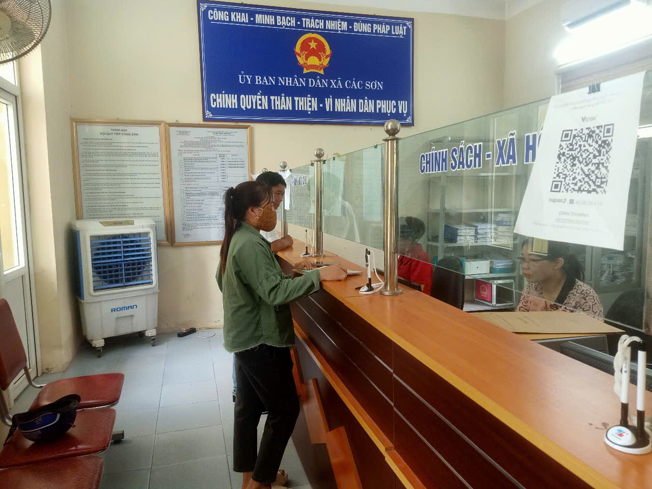 Nghị quyết số 12/2025/NQ-HĐND về việc miễn toàn bộ phí, lệ phí khi người dân, doanh nghiệp thực hiện thủ tục hành chính qua dịch vụ công trực tuyến