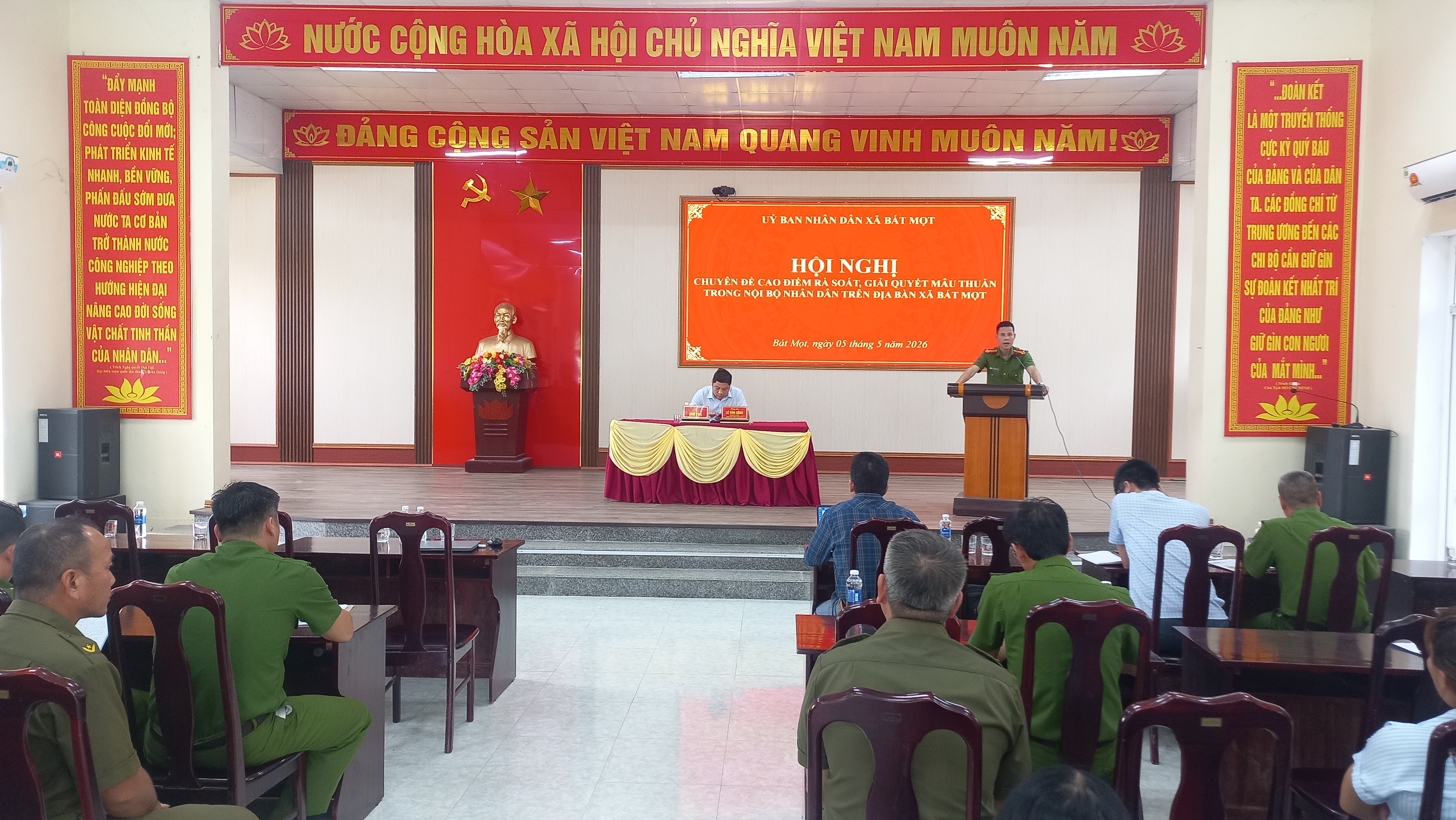 Xã Bát Mọt Tổ Chức Hội Nghị Chuyên Đề Giải Quyết Mâu Thuẫn Nội Bộ Trong Nhân Dân