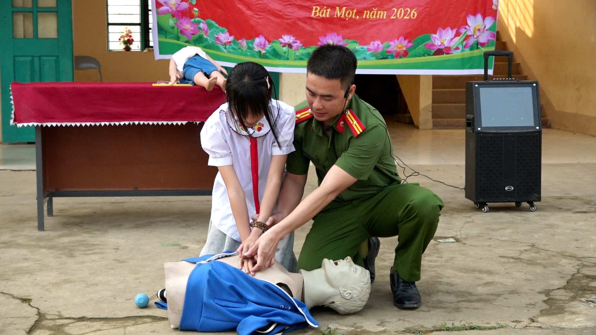 Anh-tin-bai