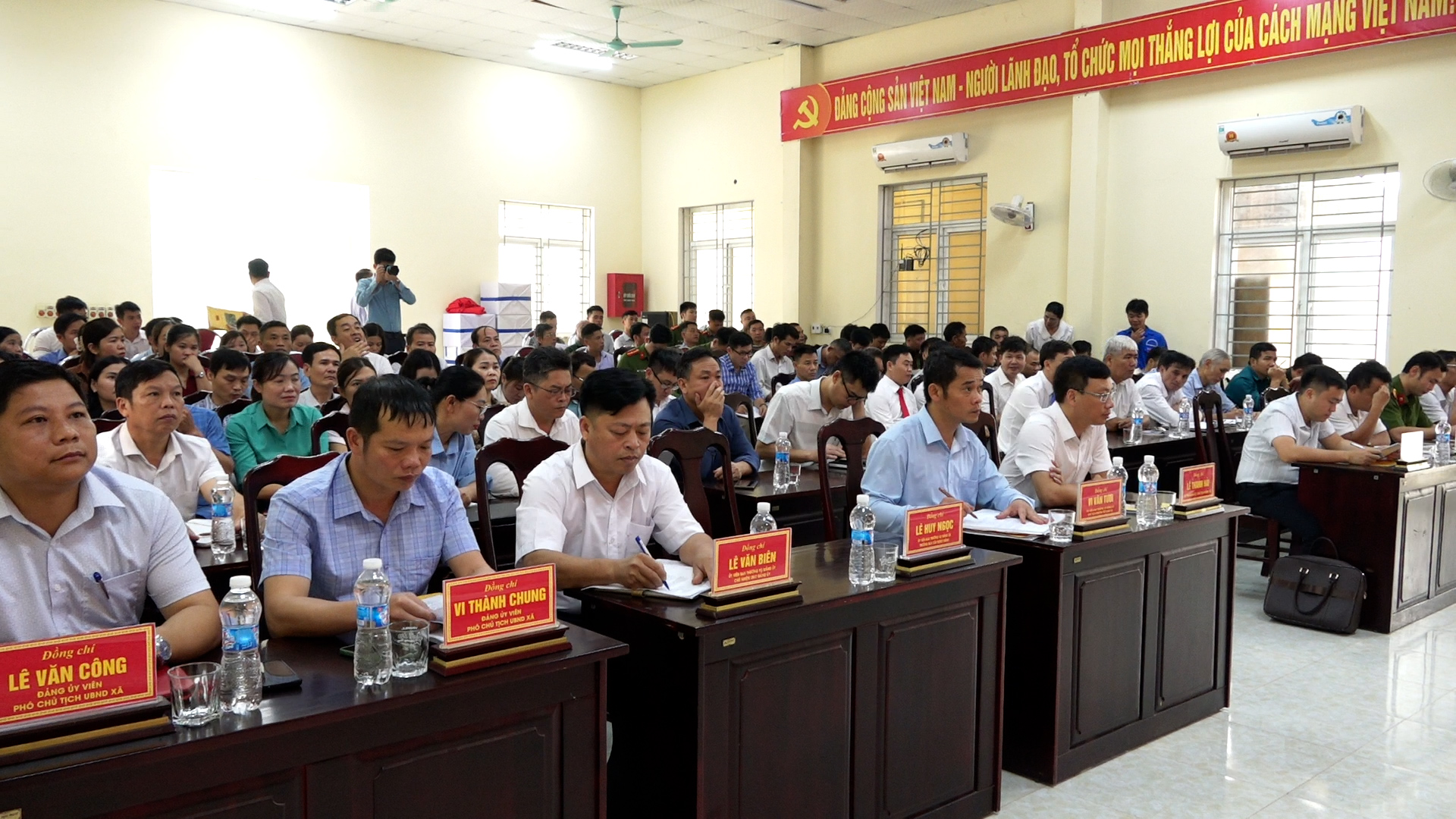 ĐẢNG ỦY XÃ BÁT MỌT TỔ CHỨC HỘI NGHỊ QUÁN TRIỆT, TRIỂN KHAI NGHỊ QUYẾT CỦA ĐẢNG