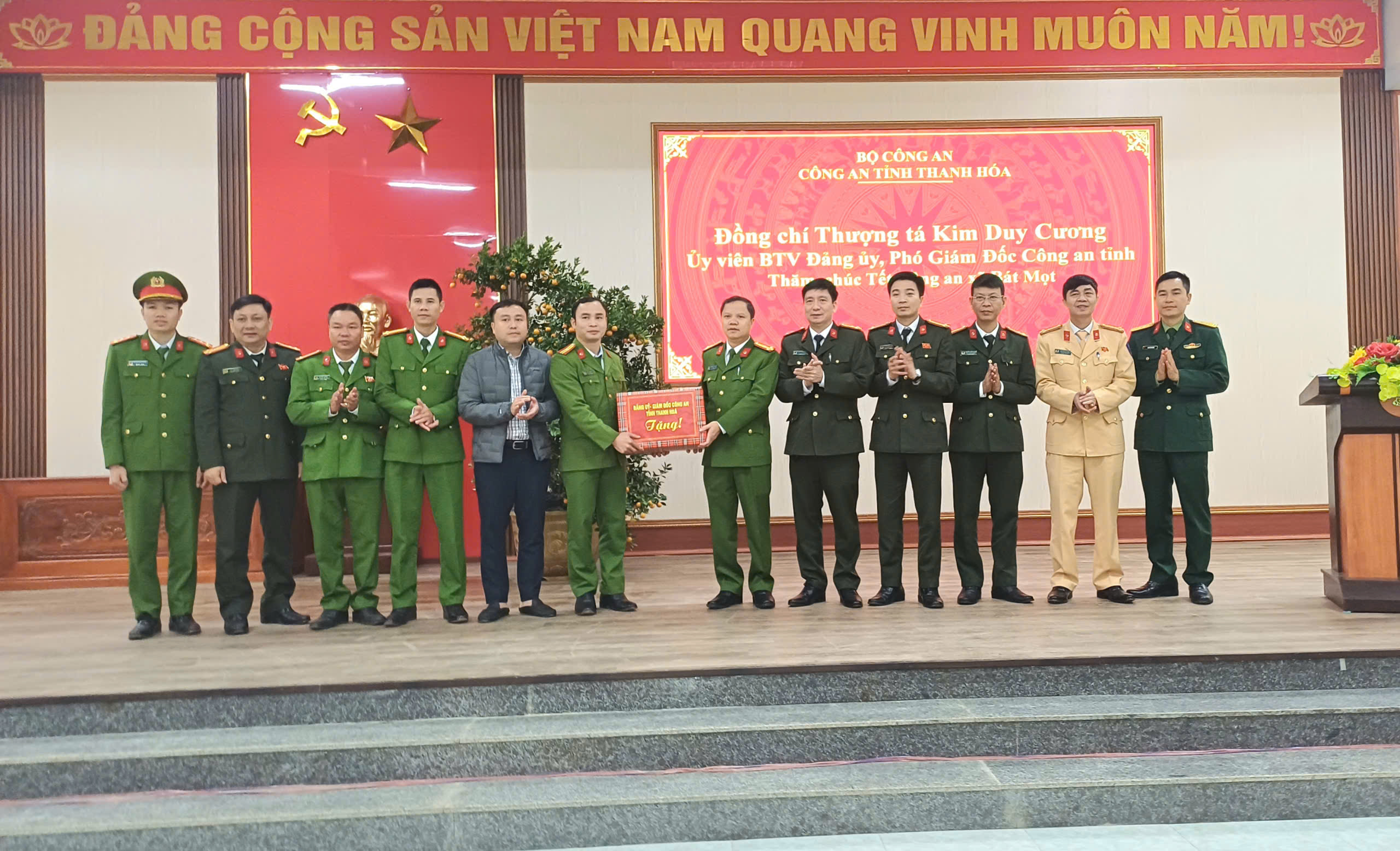 Anh-tin-bai