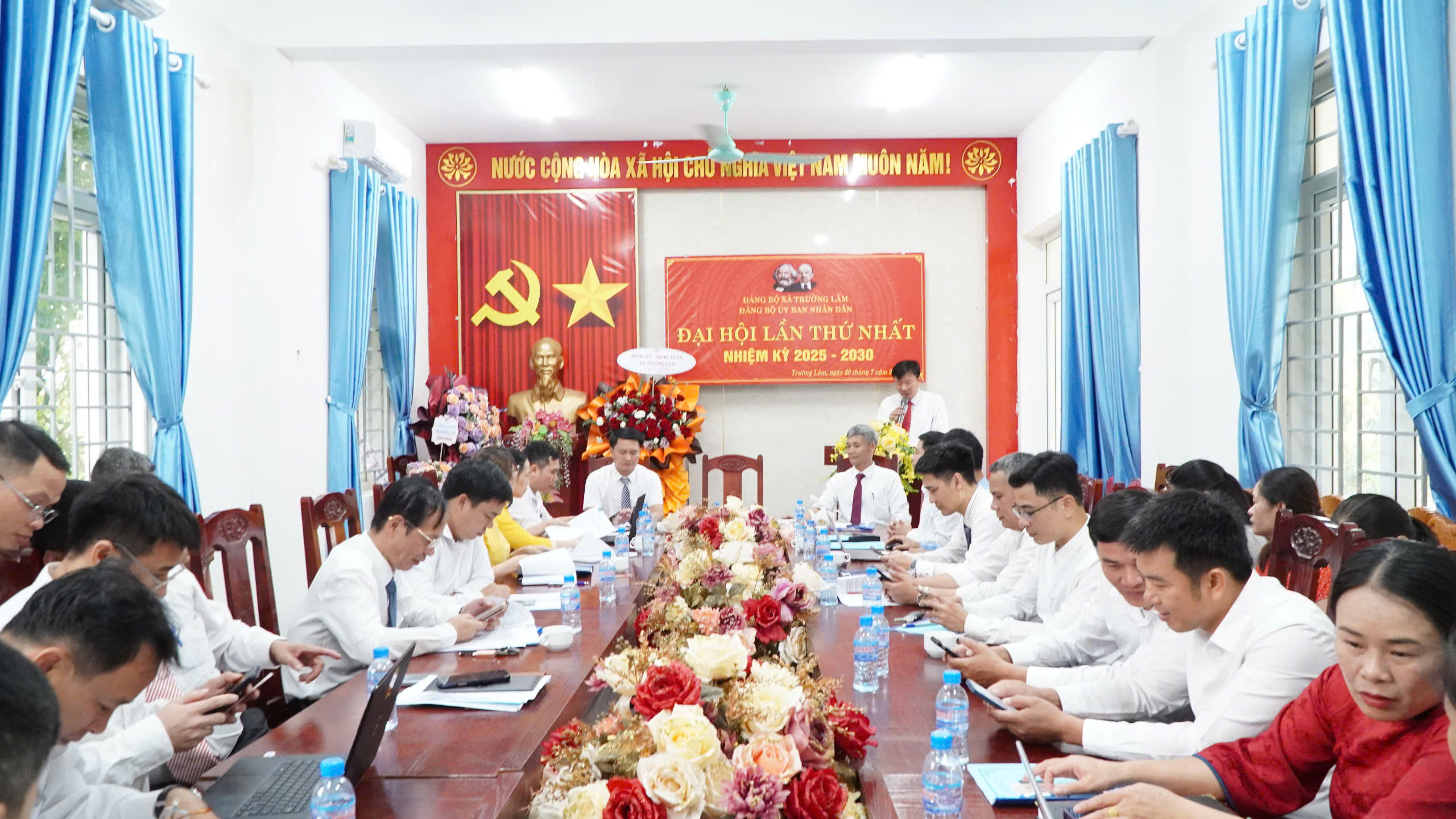 CHIỀU NGÀY 20/7/2025 ĐẢNG BỘ UBND XÃ TRƯỜNG LÂM LONG TRỌNG TỔ CHỨC ĐẠI HỘi LẦN THỨ I, NHIỆM KỲ  2025–2030