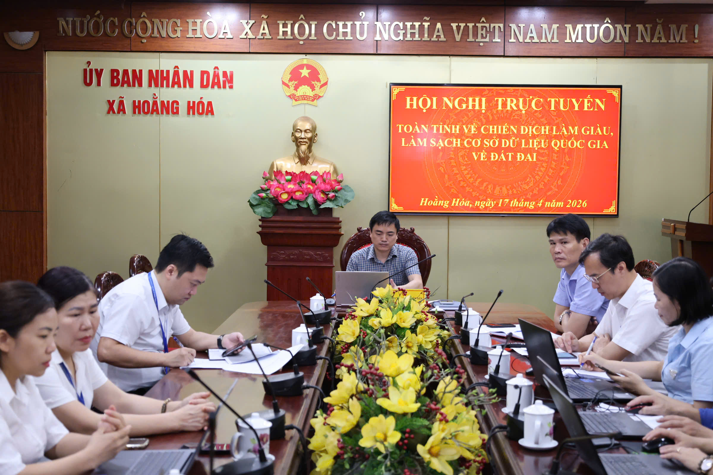 XÃ HOẰNG HÓA THAM DỰ HỘI NGHỊ TRỰC TUYẾN TOÀN TỈNH VỀ CHIẾN DỊCH LÀM GIÀU, LÀM SẠCH CƠ SỞ DỮ LIỆU QUỐC GIA VỀ ĐẤT ĐAI