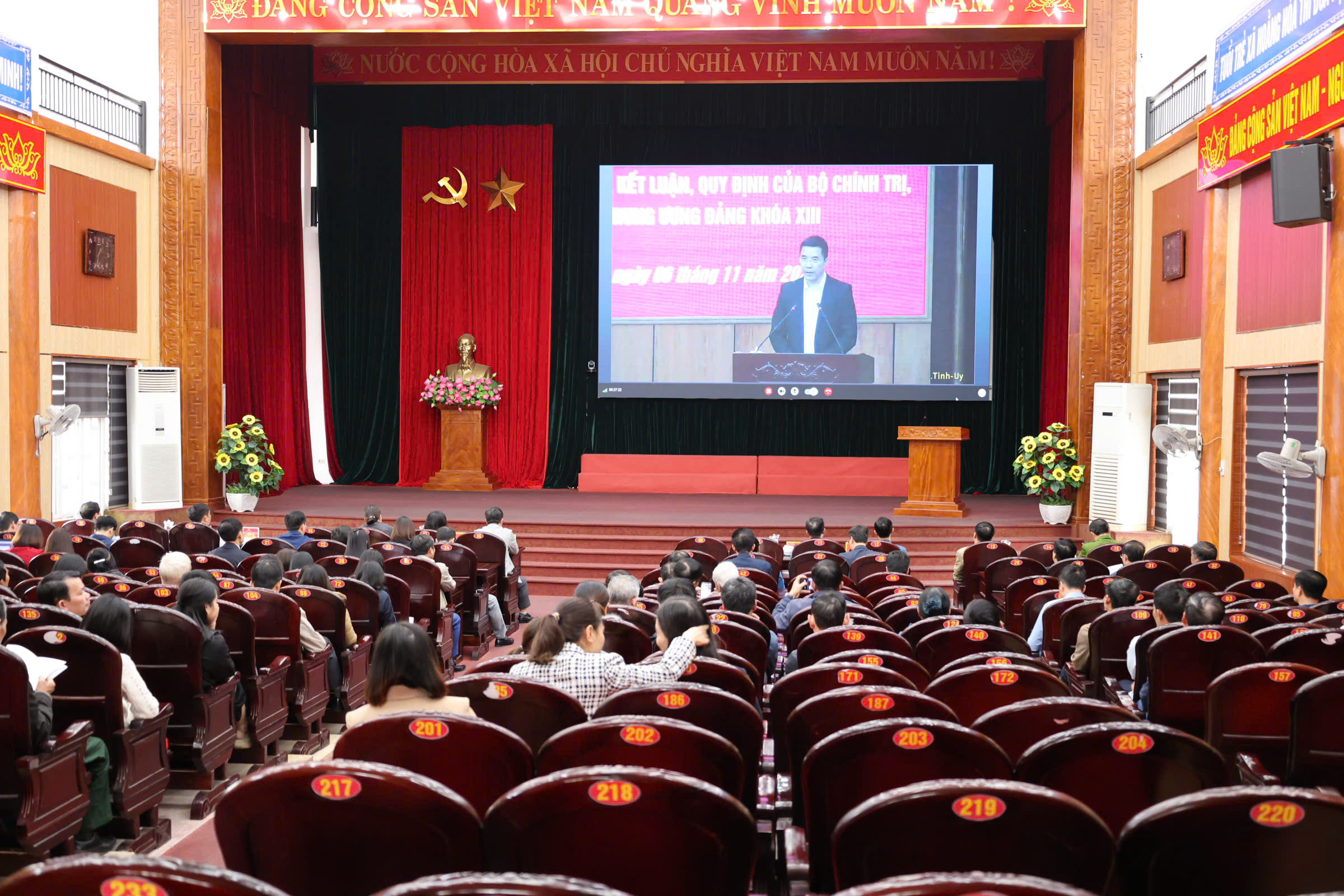 Hội nghị nghiên cứu, học tập, quán triệt, triển khai thực hiện các nghị quyết, chỉ thị, kết luận, quy định của Bộ Chính trị, Ban Bí thư Trung ương Đảng khóa XIII