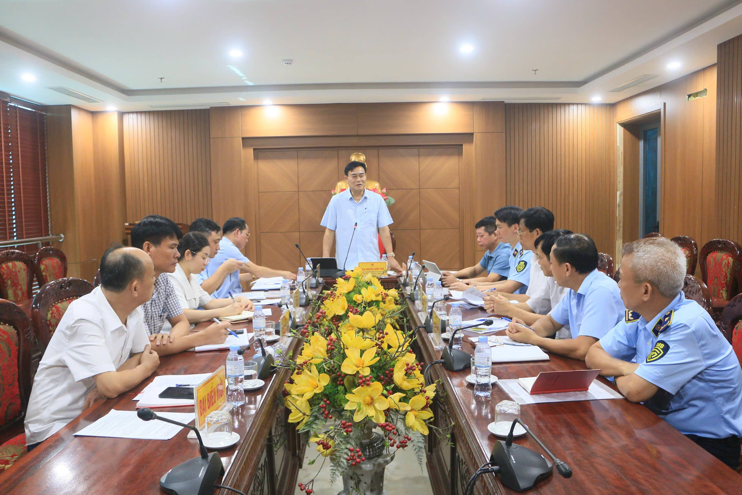 ĐOÀN GIÁM SÁT HỘI NÔNG DÂN TỈNH THANH HÓA LÀM VIỆC TẠI XÃ HOẰNG HÓA VỀ CÔNG TÁC QUẢN LÝ, KINH DOANH VẬT TƯ NÔNG NGHIỆP