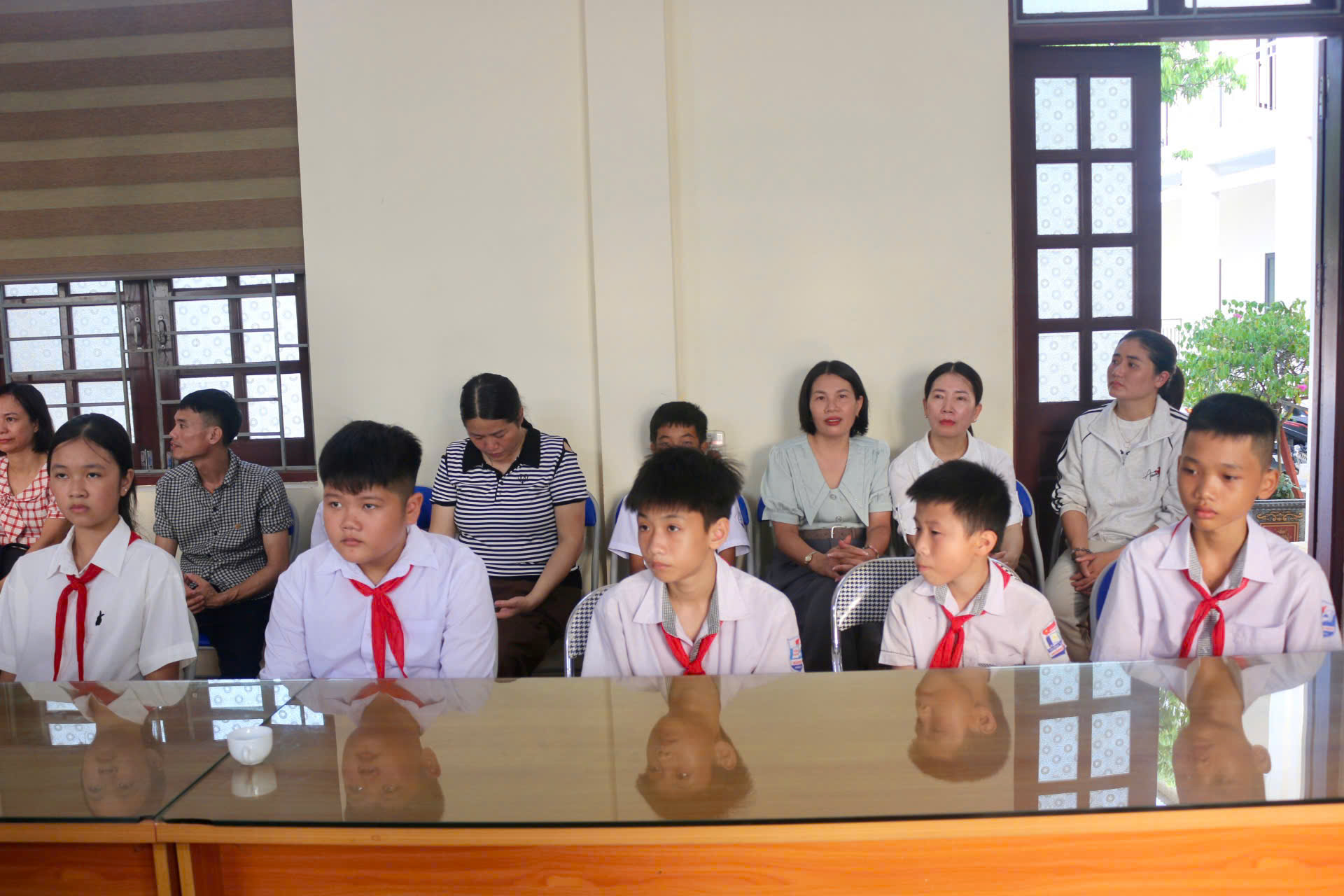 Anh-tin-bai