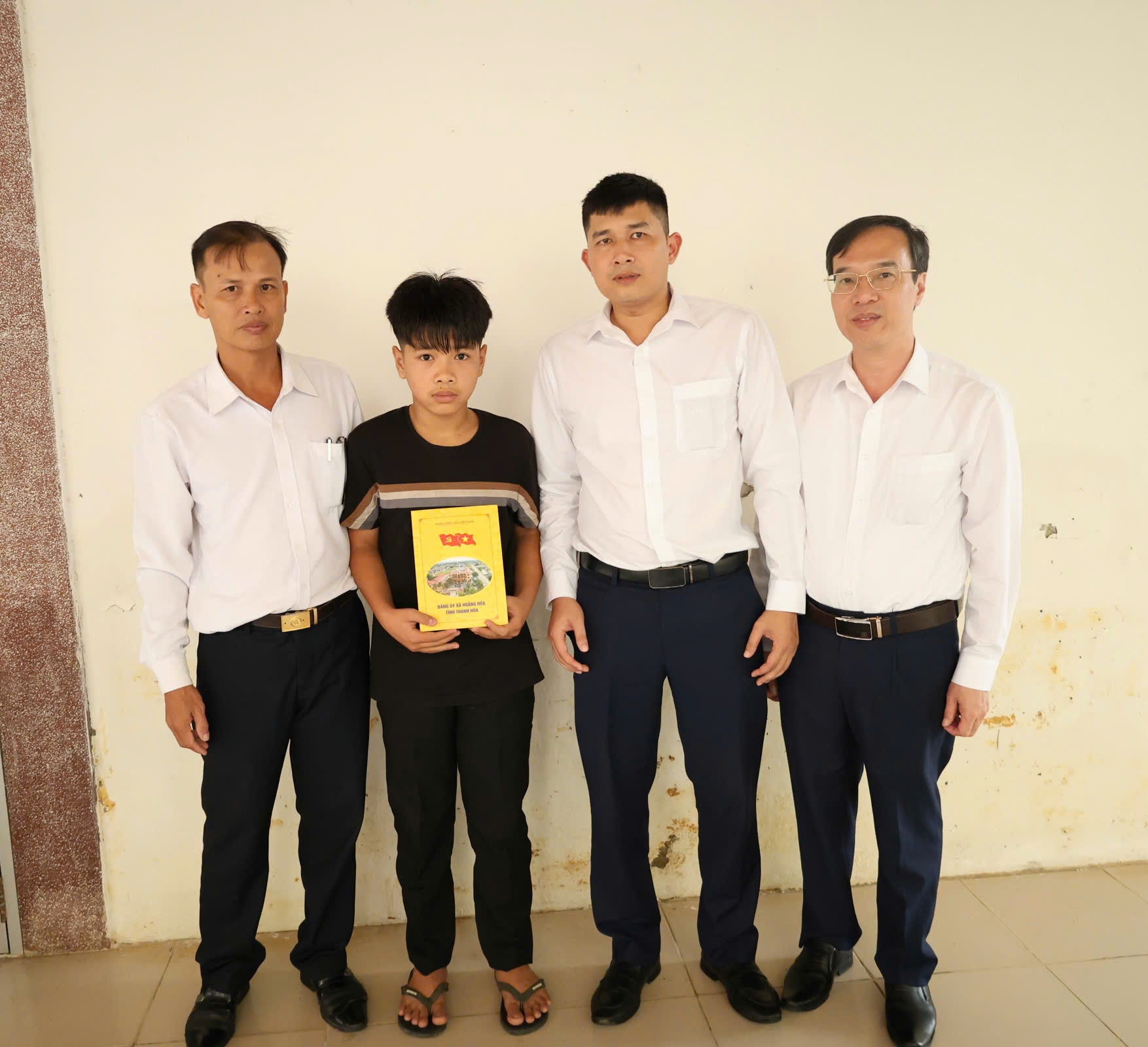Anh-tin-bai