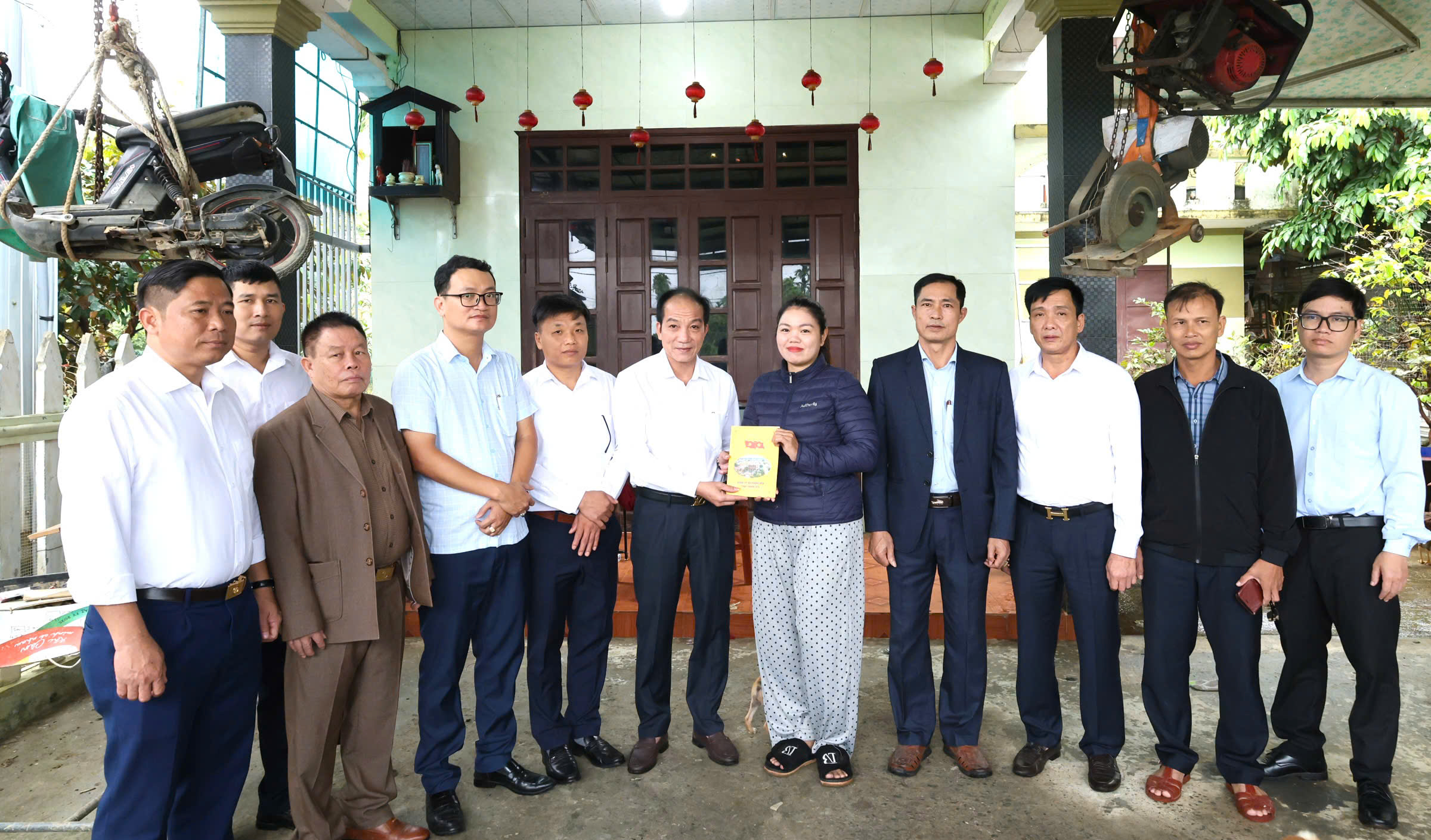 Anh-tin-bai