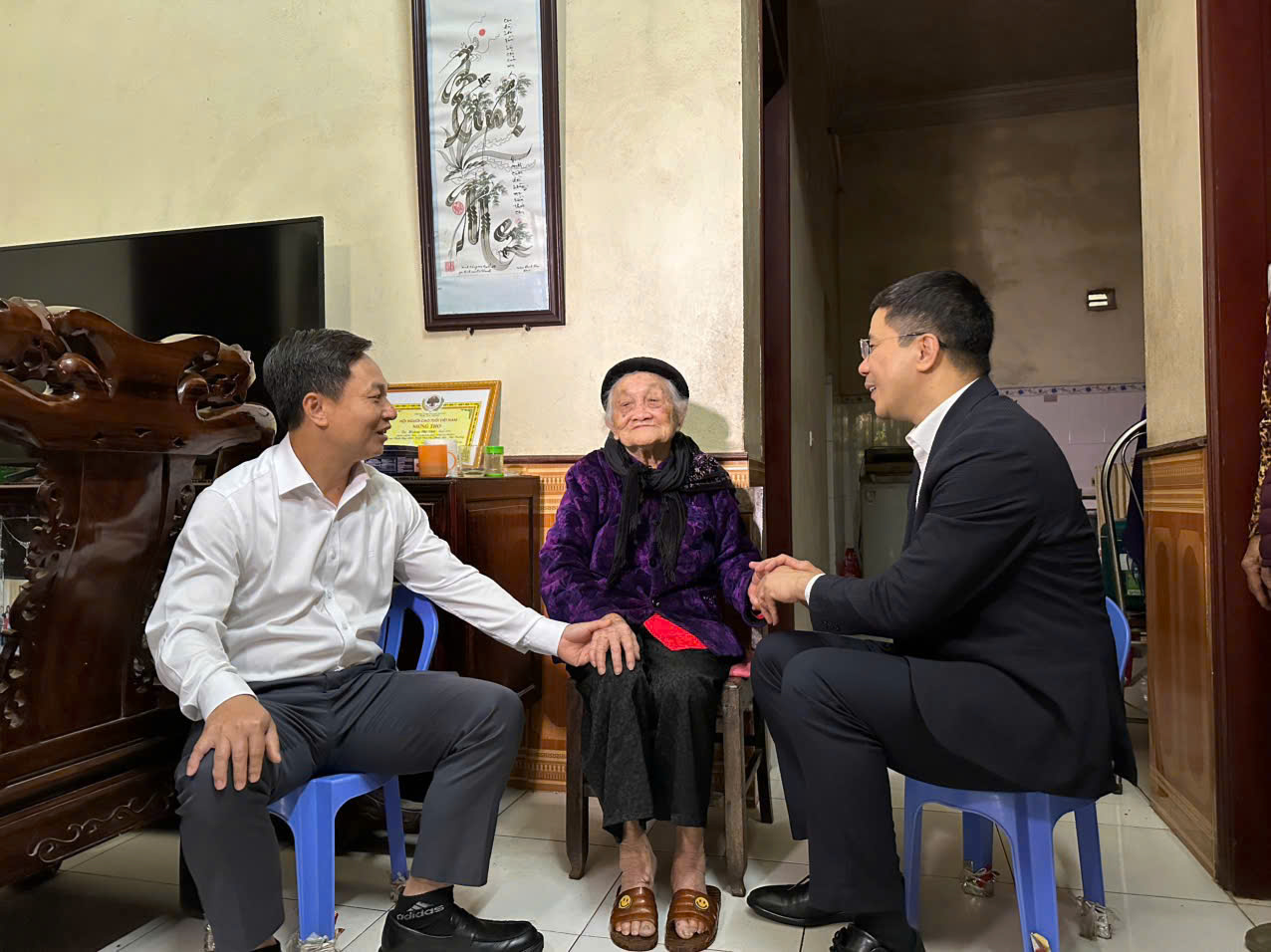 Anh-tin-bai