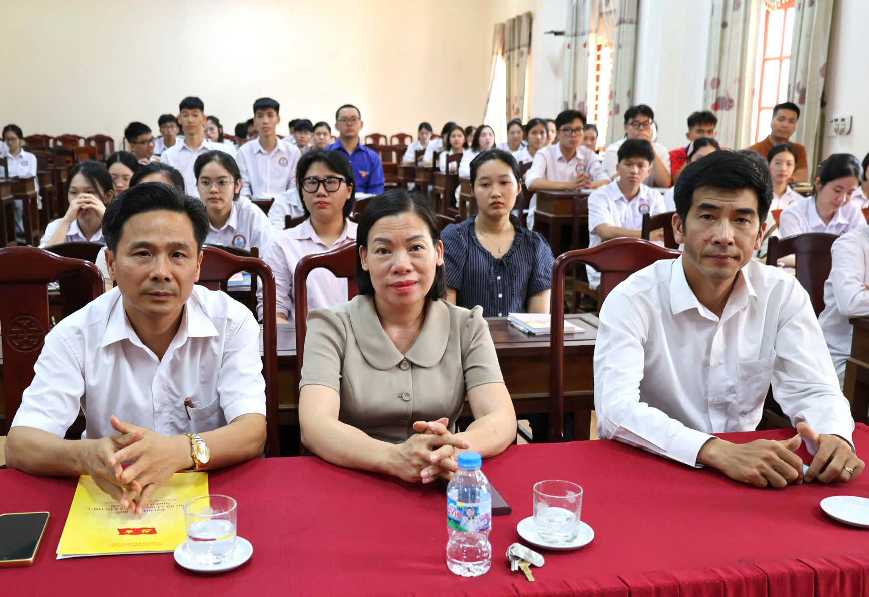 Anh-tin-bai