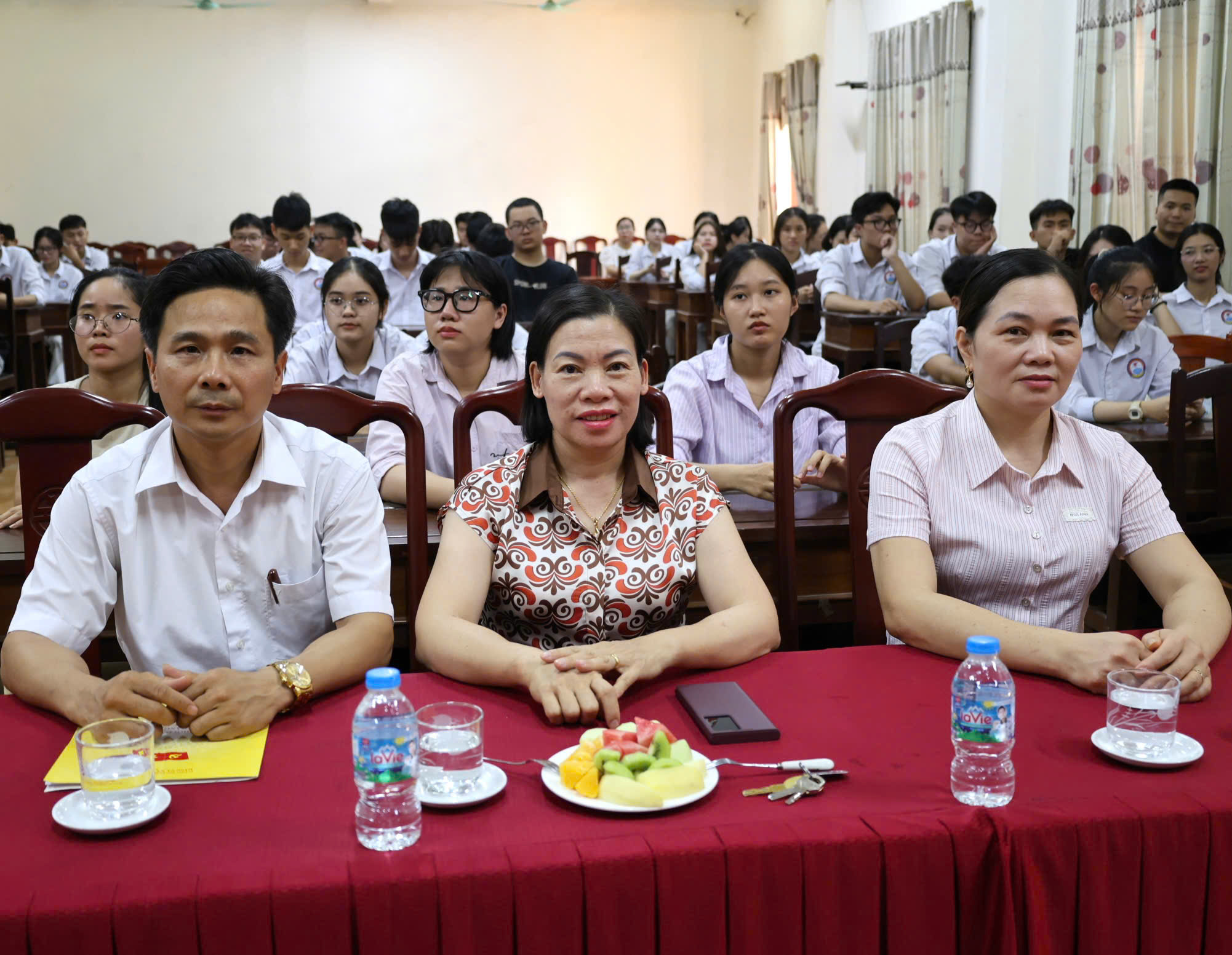 Anh-tin-bai