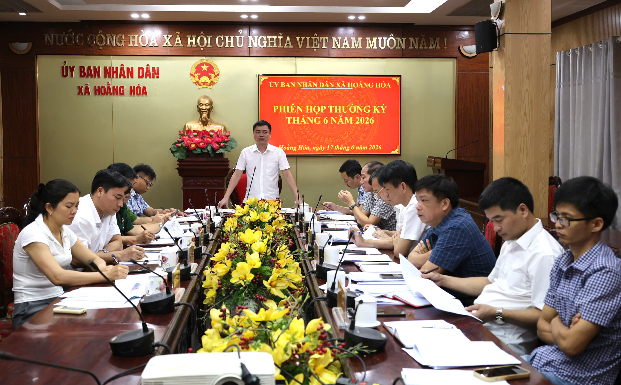 UBND XÃ HOẰNG HÓA TỔ CHỨC PHIÊN HỌP THƯỜNG KỲ THÁNG 6 NĂM 2026