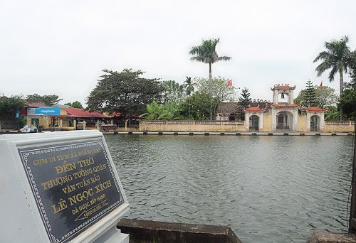 4. một hoạt đoạt động chỉnh trang cảnh quan, chung tay của cán bộ, nhân dân xây dựng quê hương Hoằng Đạt.jpg