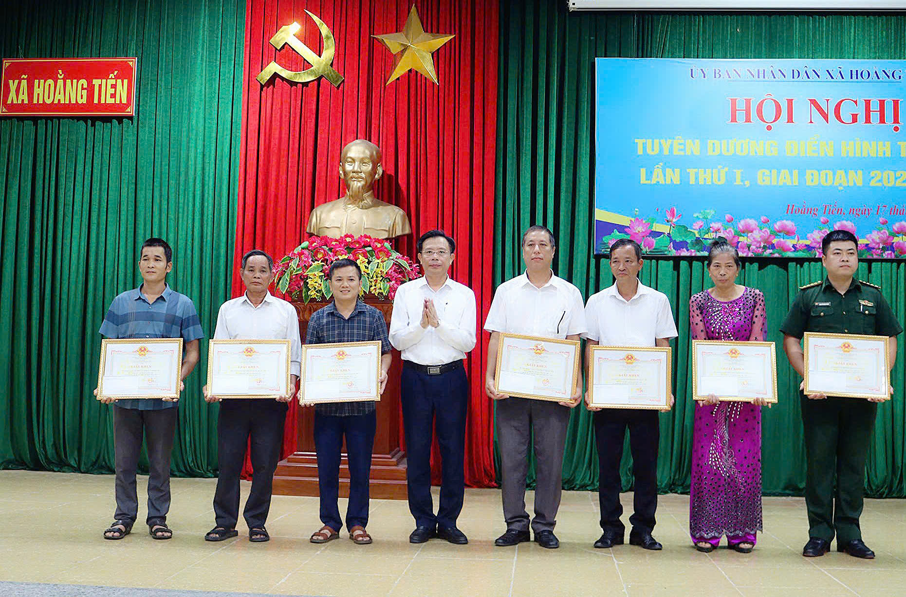 Hoằng Tiến: Tuyên dương 7 tập thể, 11 cá nhân điển hình tiên tiến giai đoạn 2020 – 2025