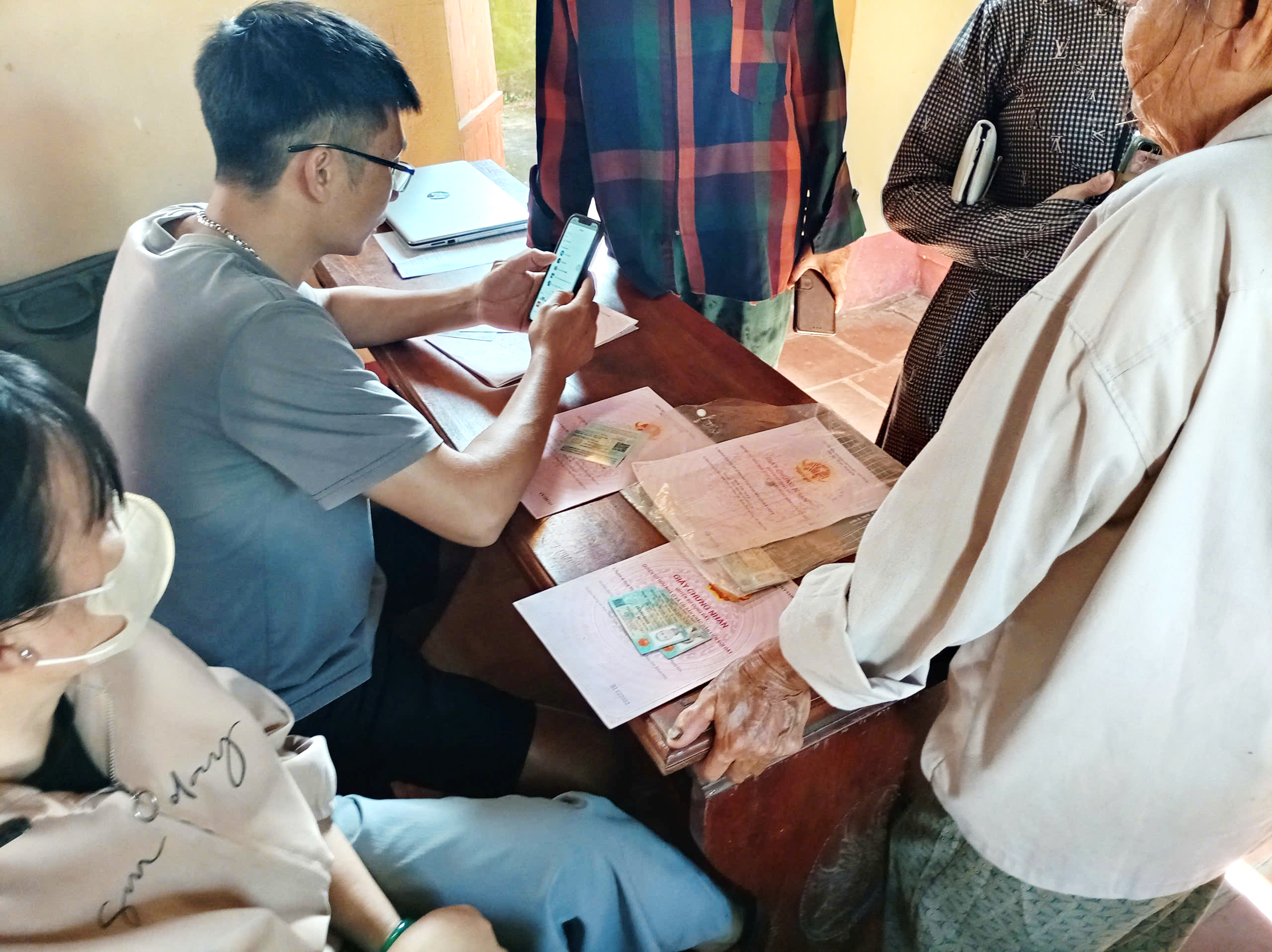 Xã Hoằng Tiến tiếp tục đẩy mạnh chiến dịch làm giàu, làm sạch cơ sở dữ liệu quốc gia về đất đai