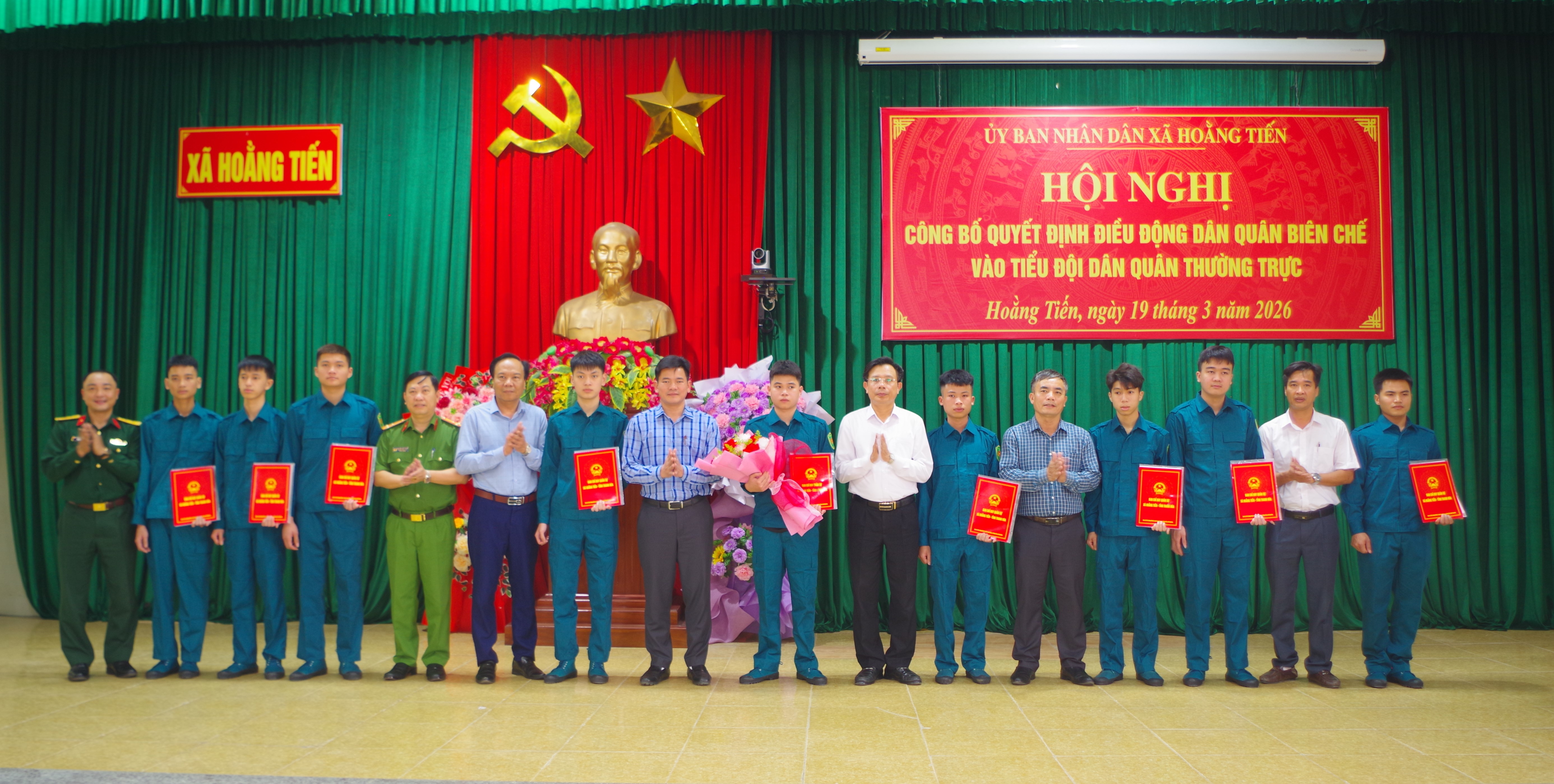 Xã Hoằng Tiến: Trang trọng Lễ công bố và trao quyết định thành lập Tiểu đội Dân quân thường trực