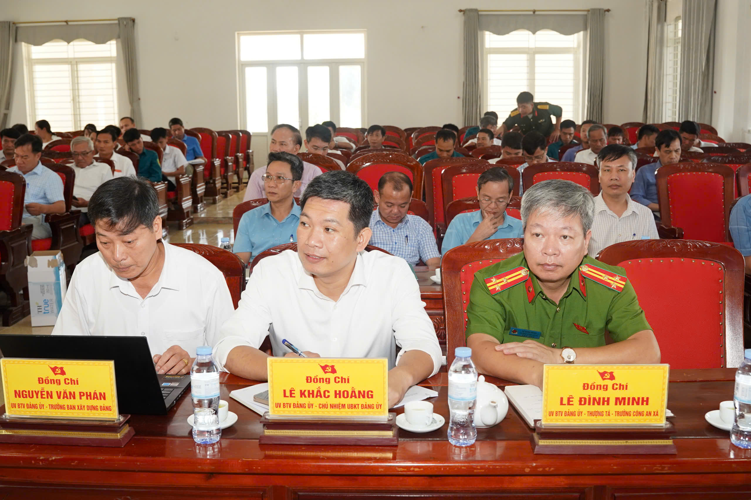 Anh-tin-bai