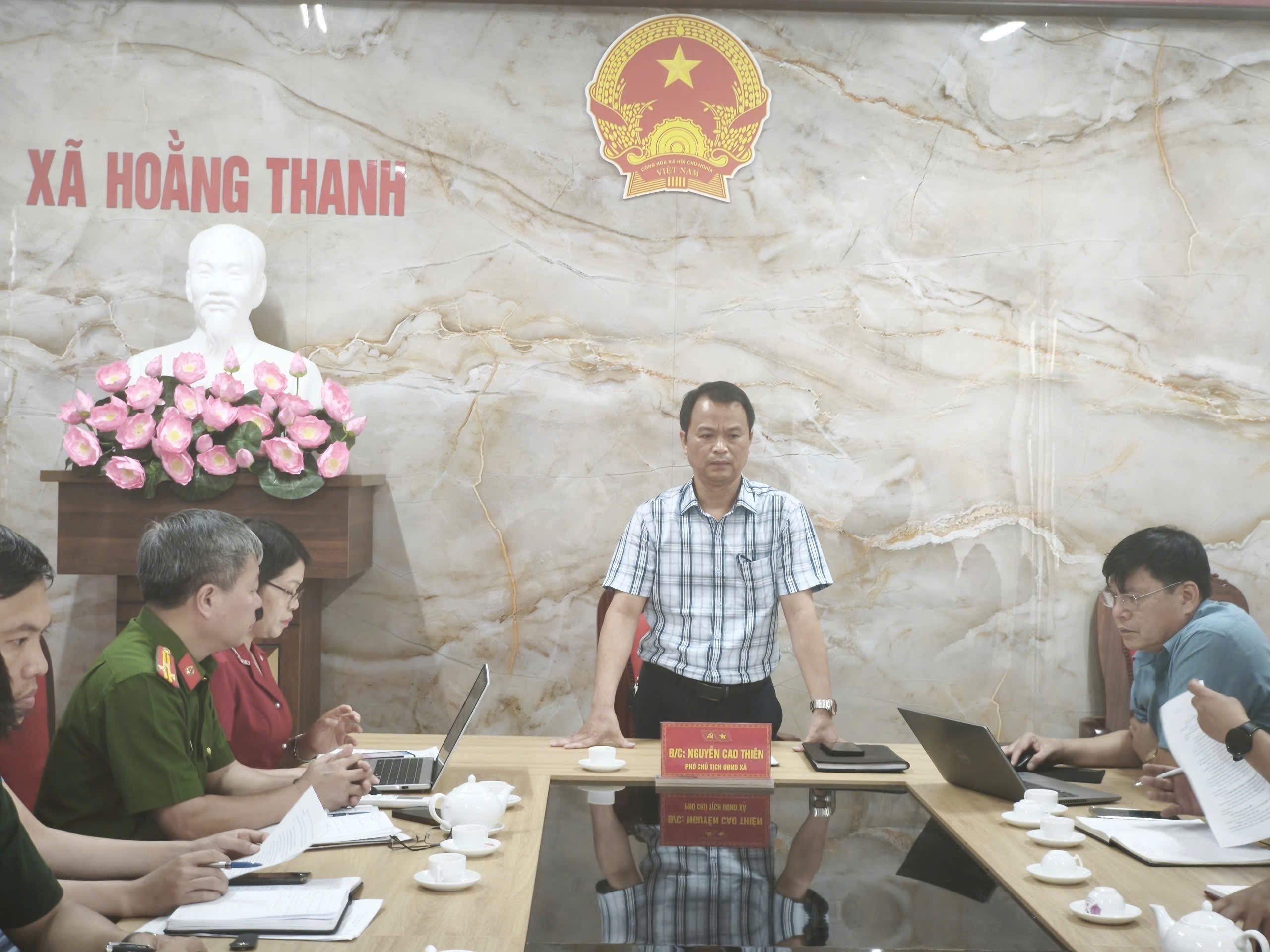 Anh-tin-bai