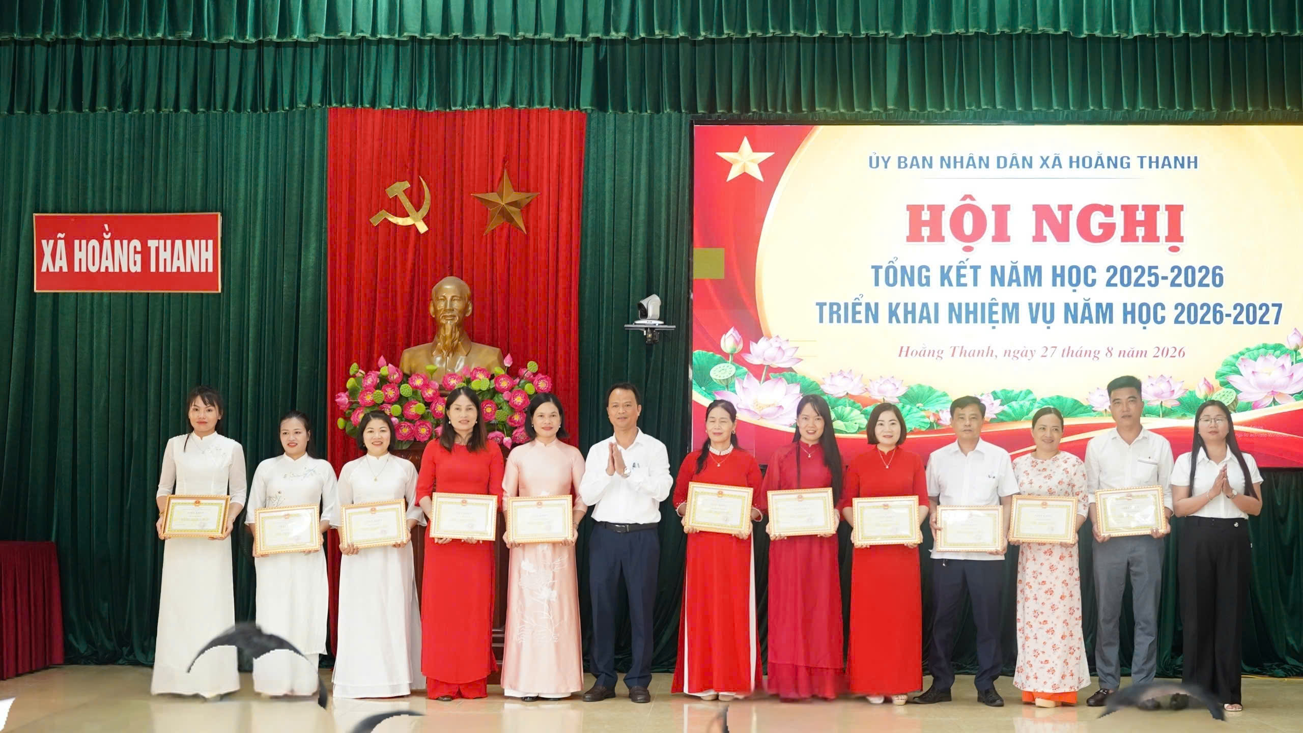 Anh-tin-bai