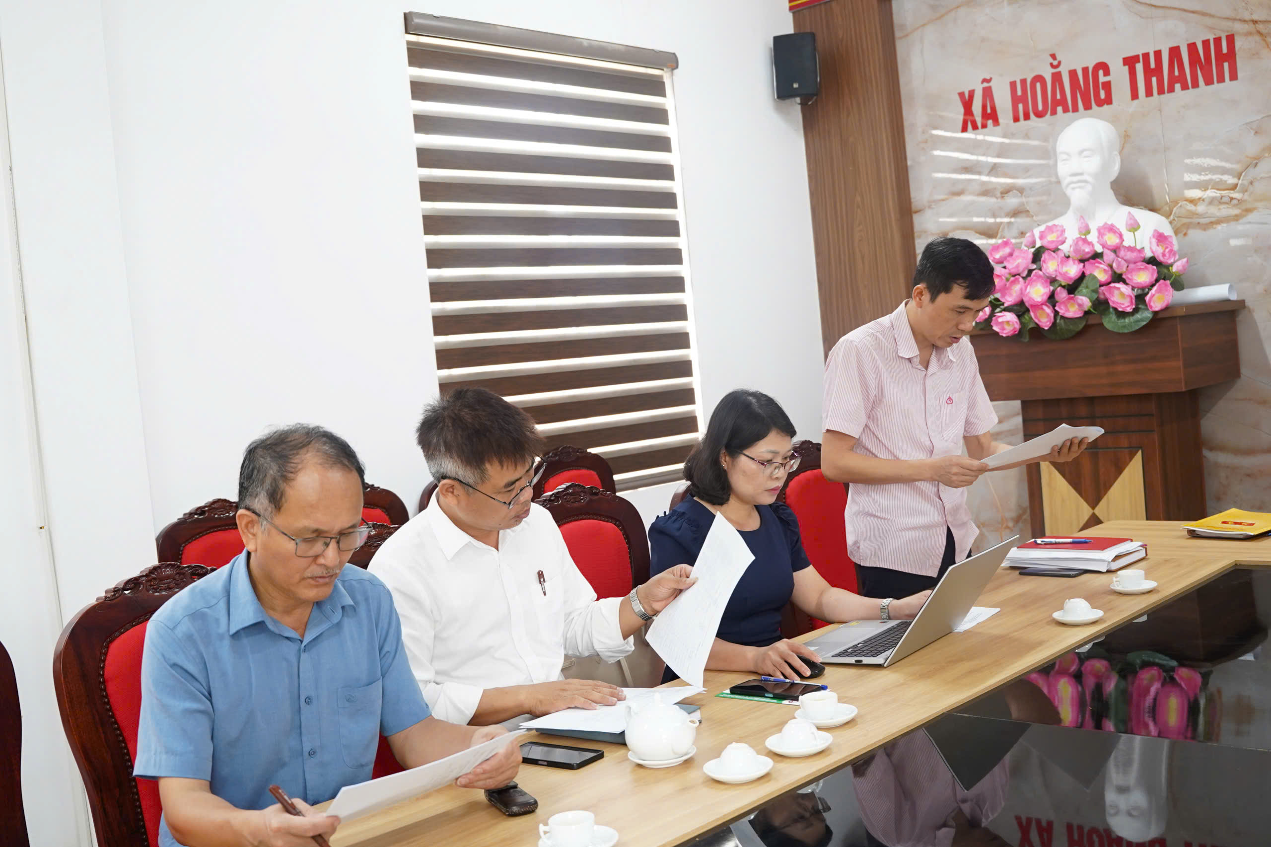 Anh-tin-bai