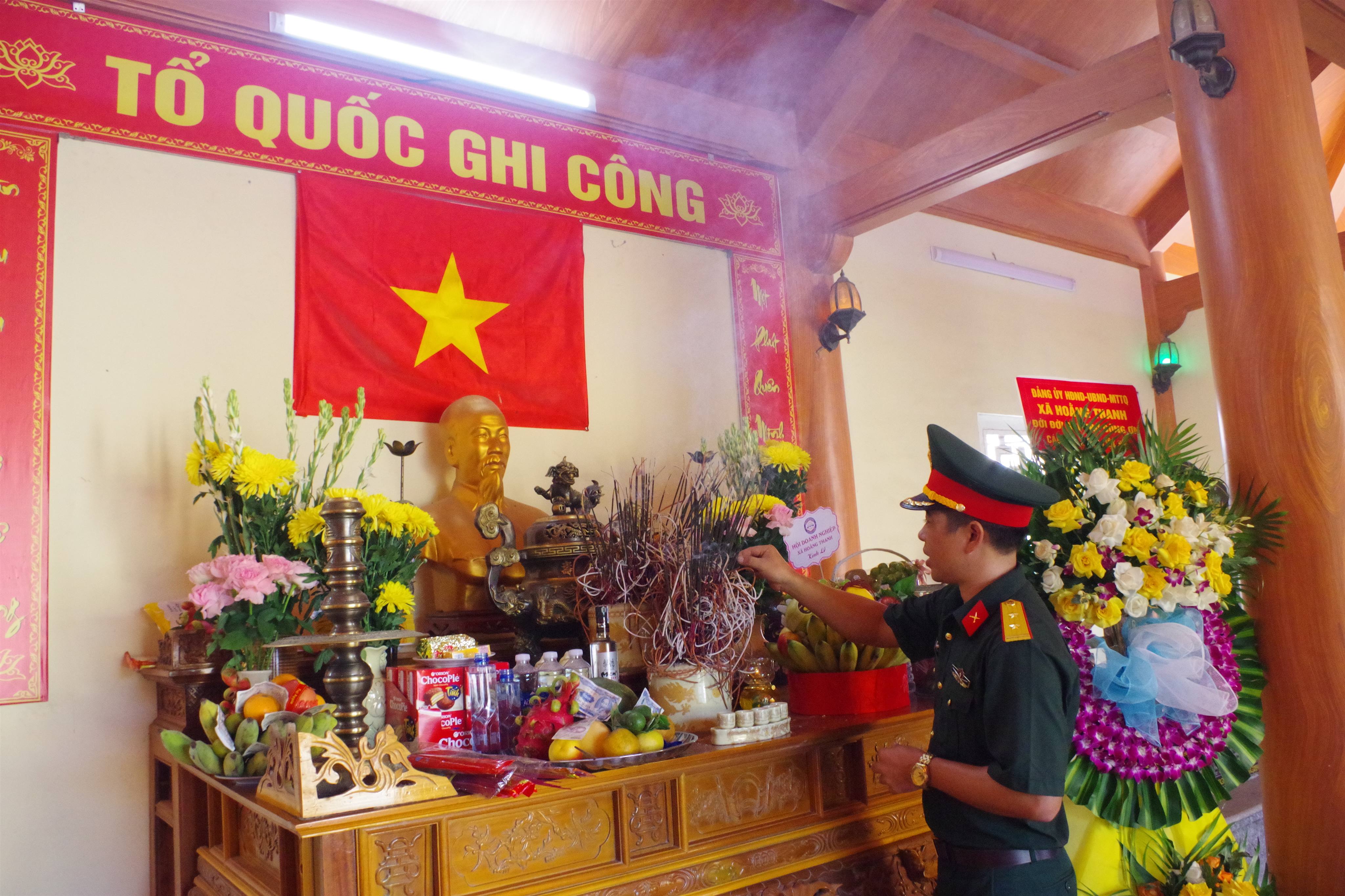 Anh-tin-bai