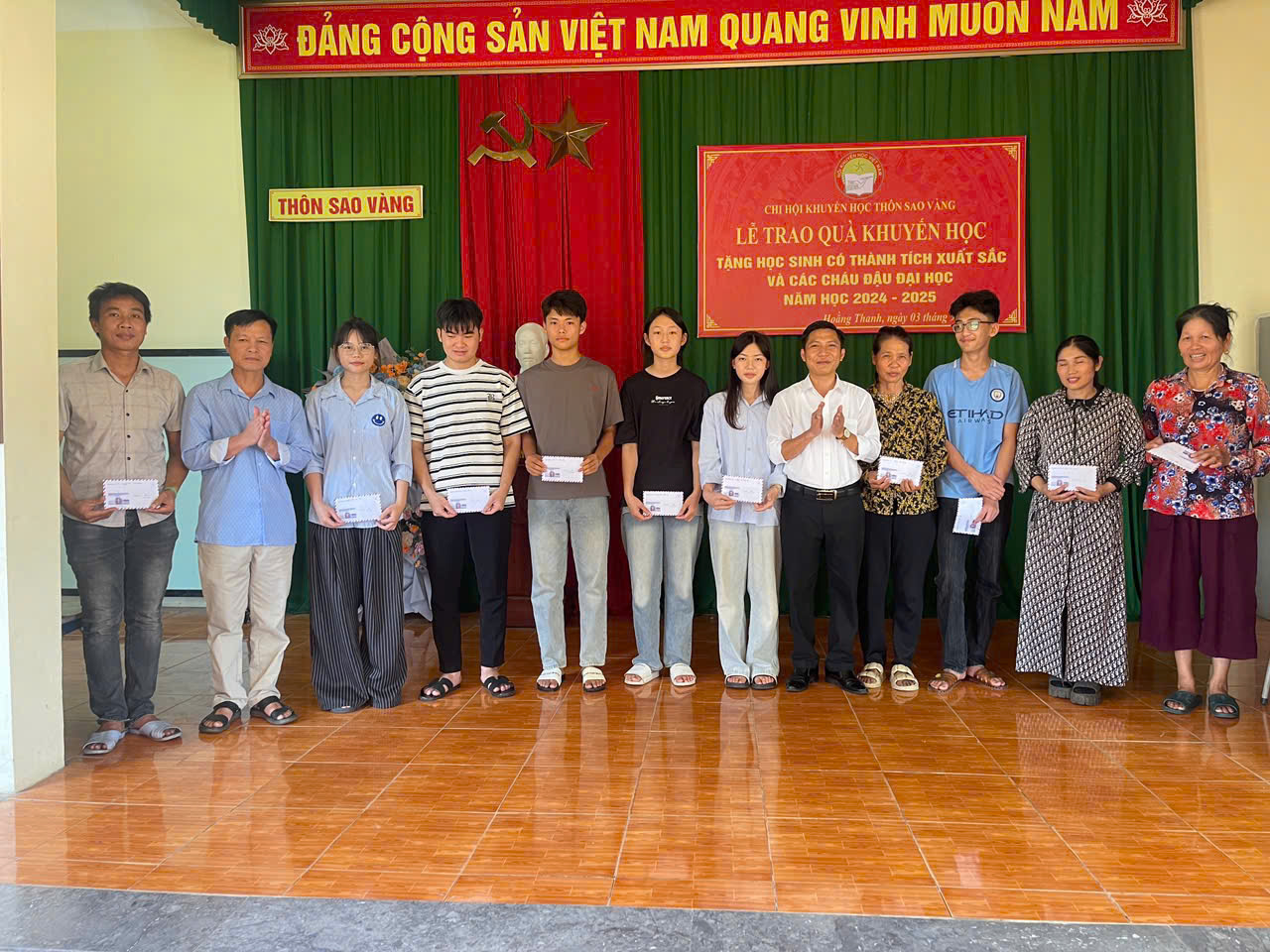 Anh-tin-bai