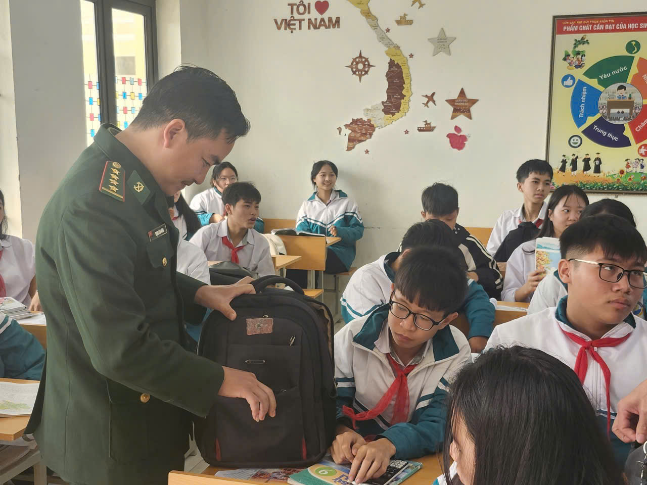 Anh-tin-bai