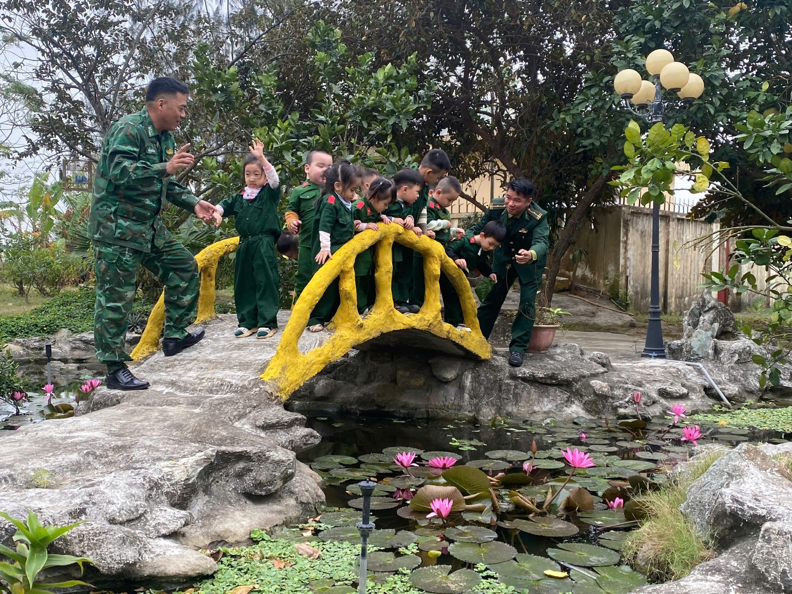 Anh-tin-bai