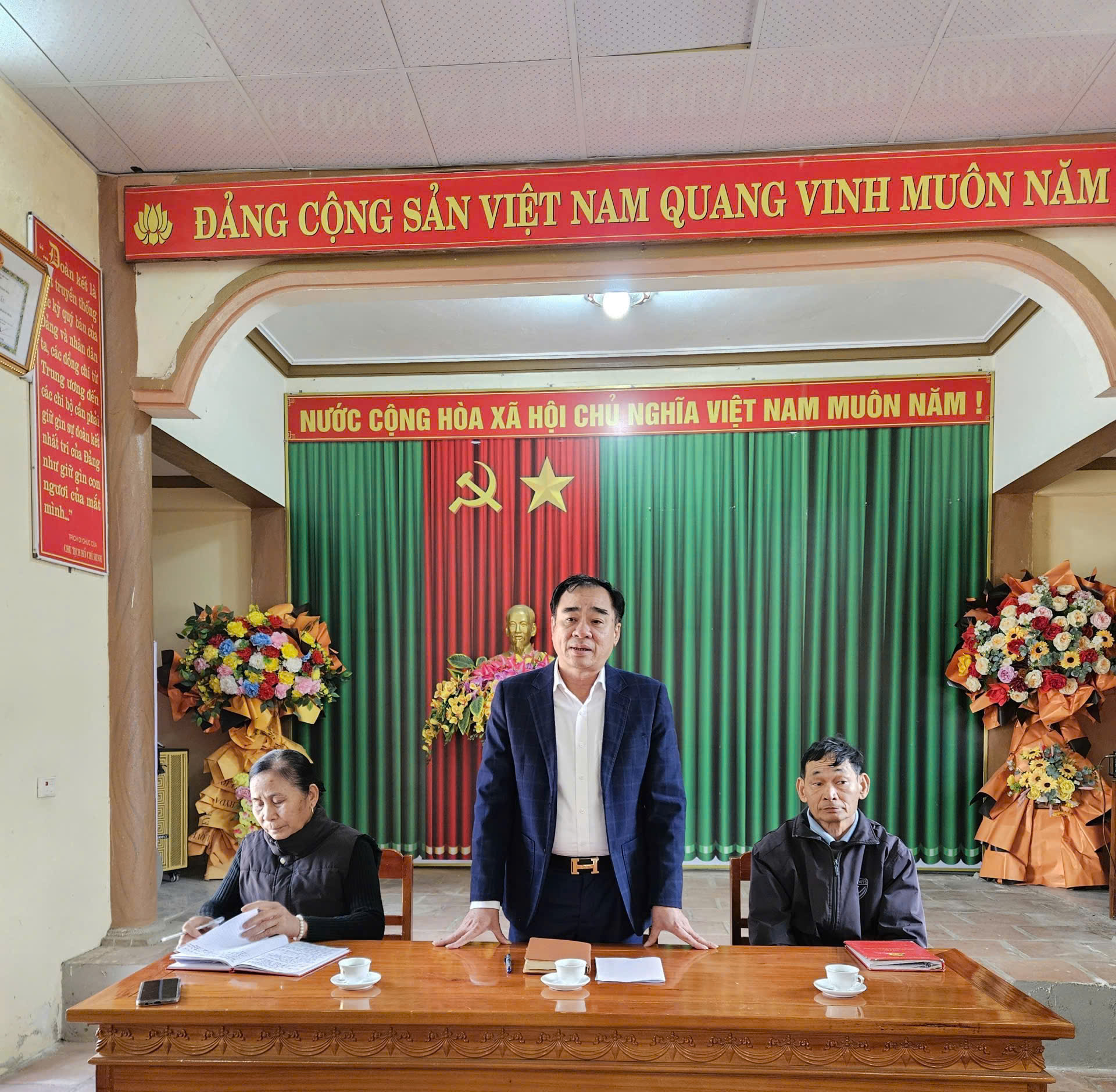 Anh-tin-bai