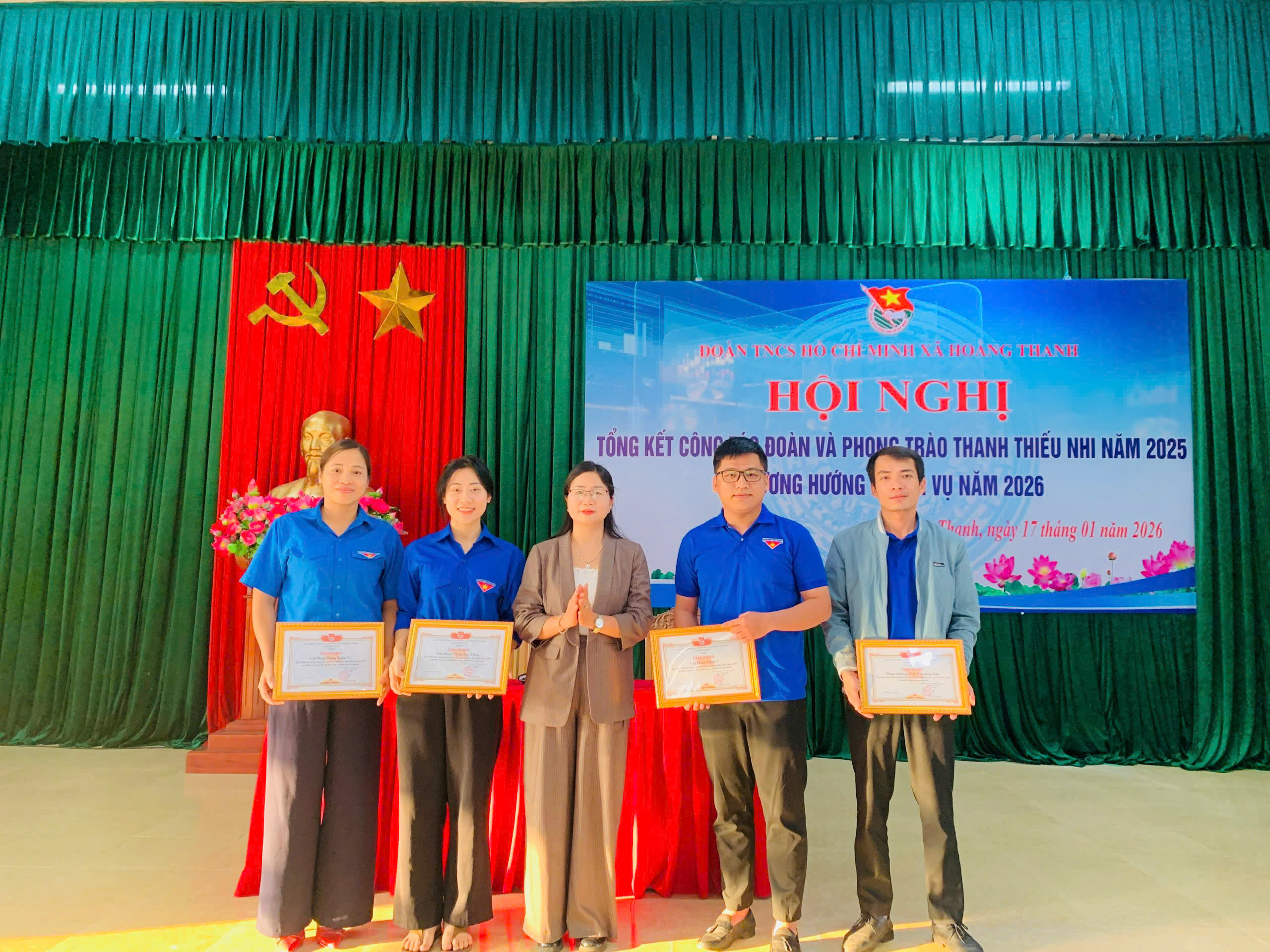 Anh-tin-bai