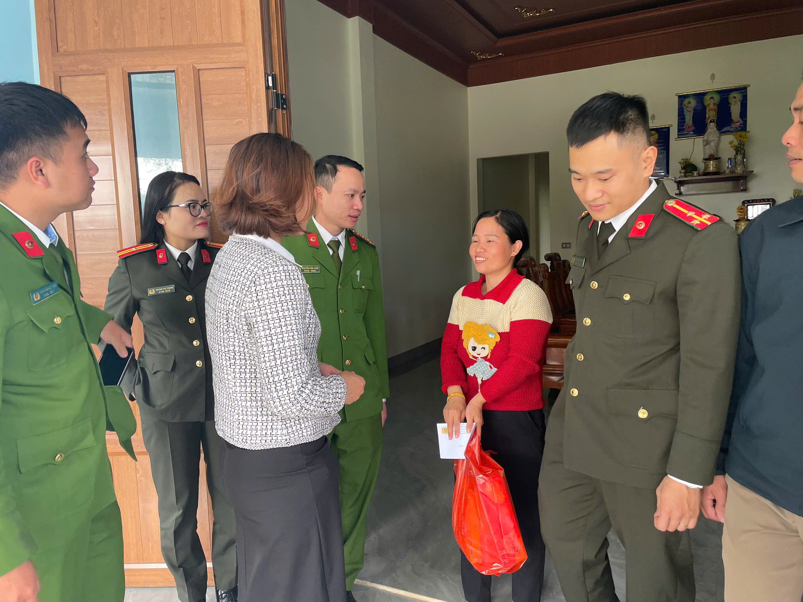 Anh-tin-bai