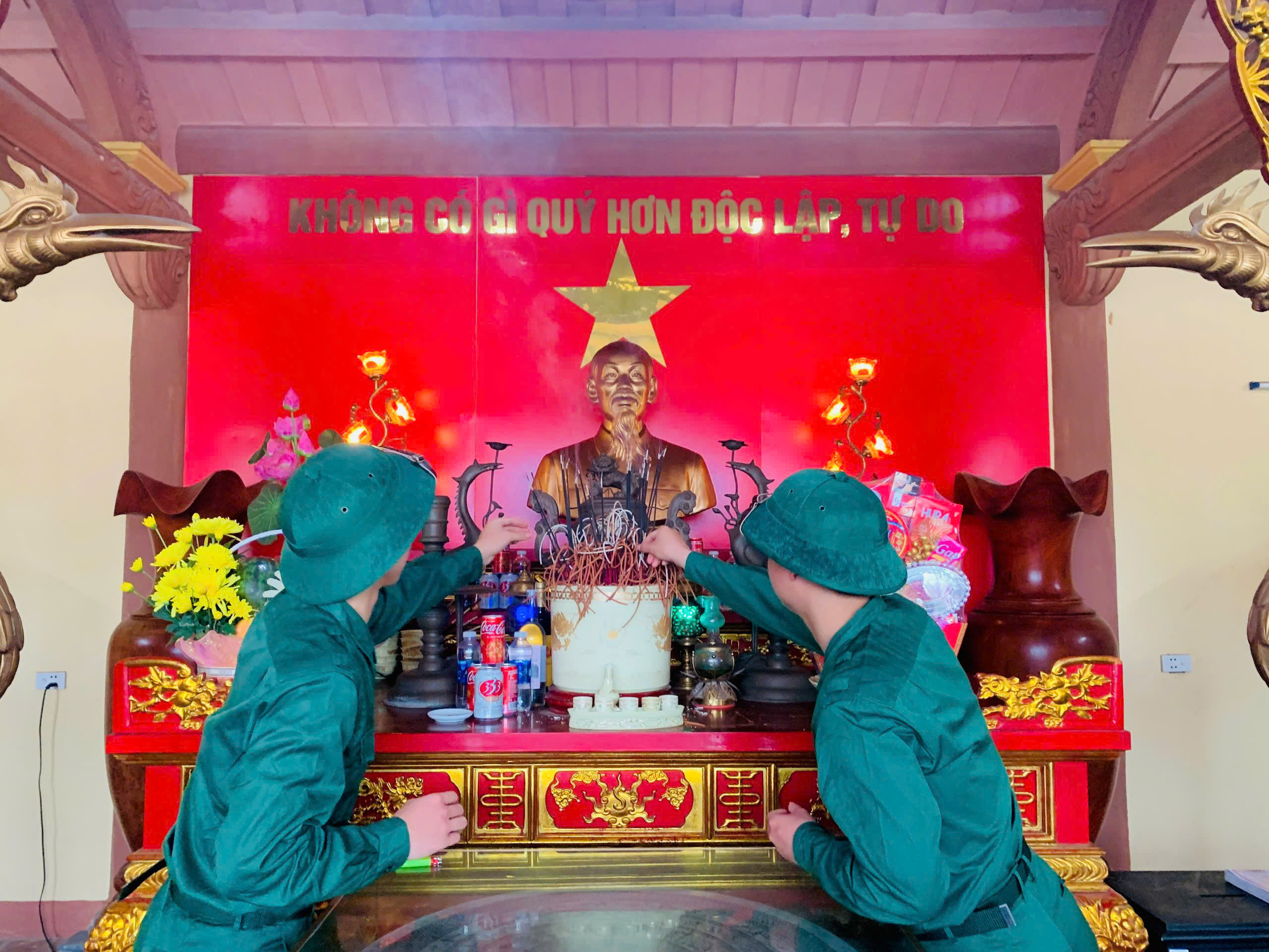 Anh-tin-bai