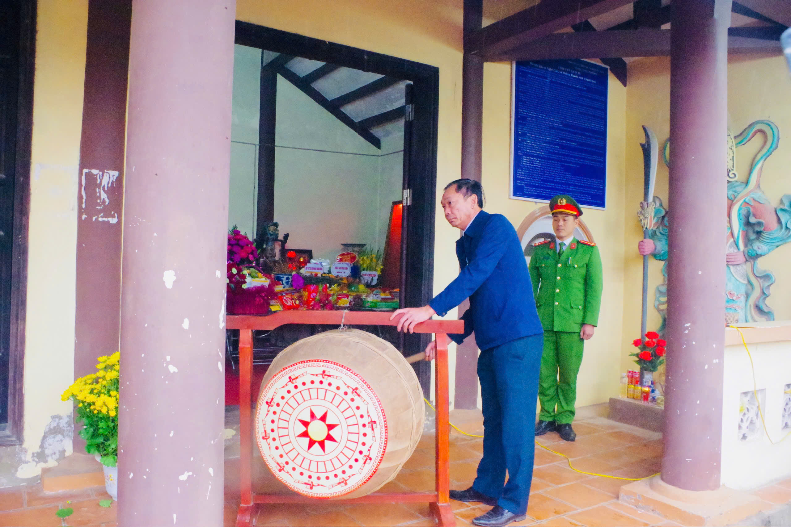 Anh-tin-bai