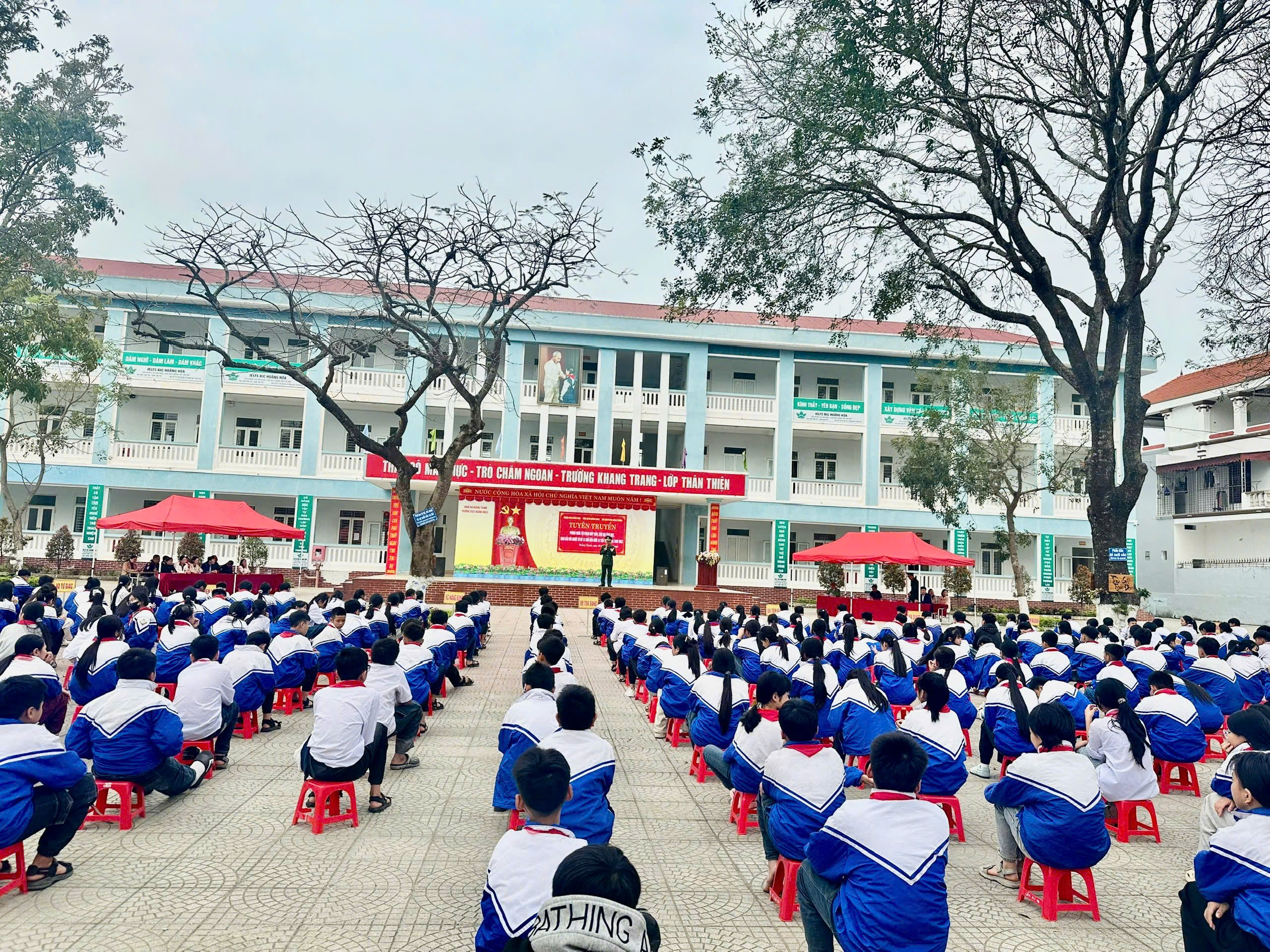 Anh-tin-bai