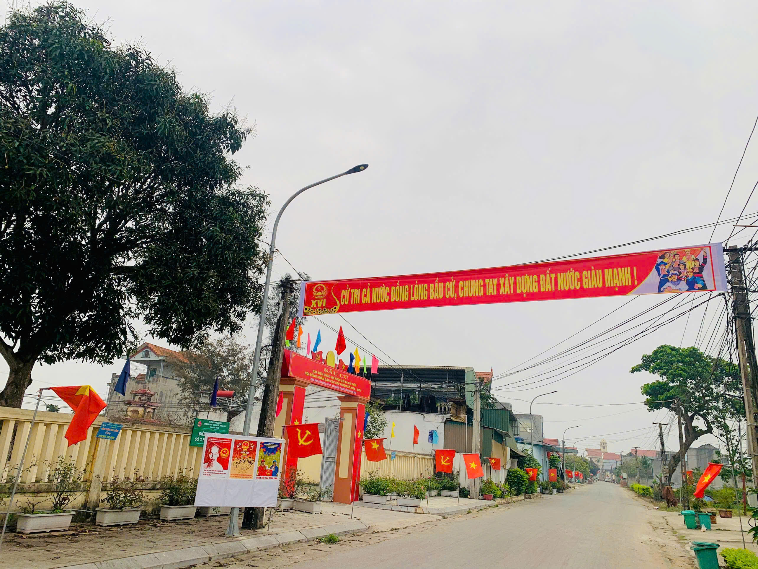 Anh-tin-bai