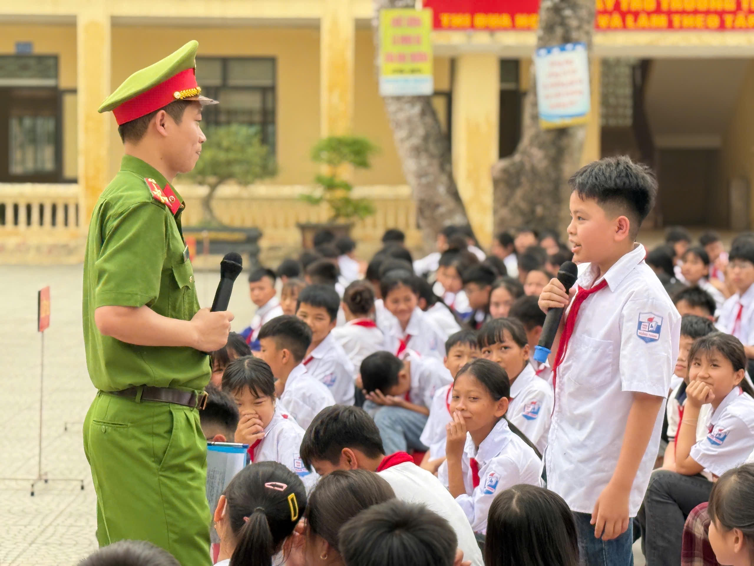 Anh-tin-bai