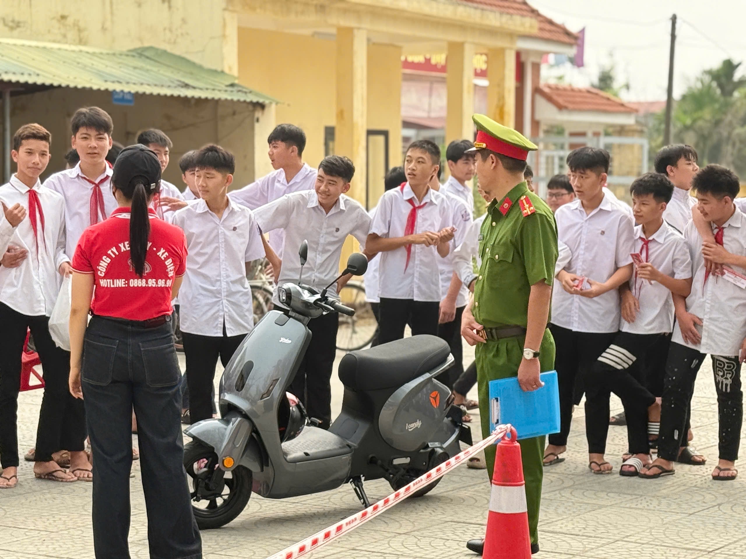 Anh-tin-bai