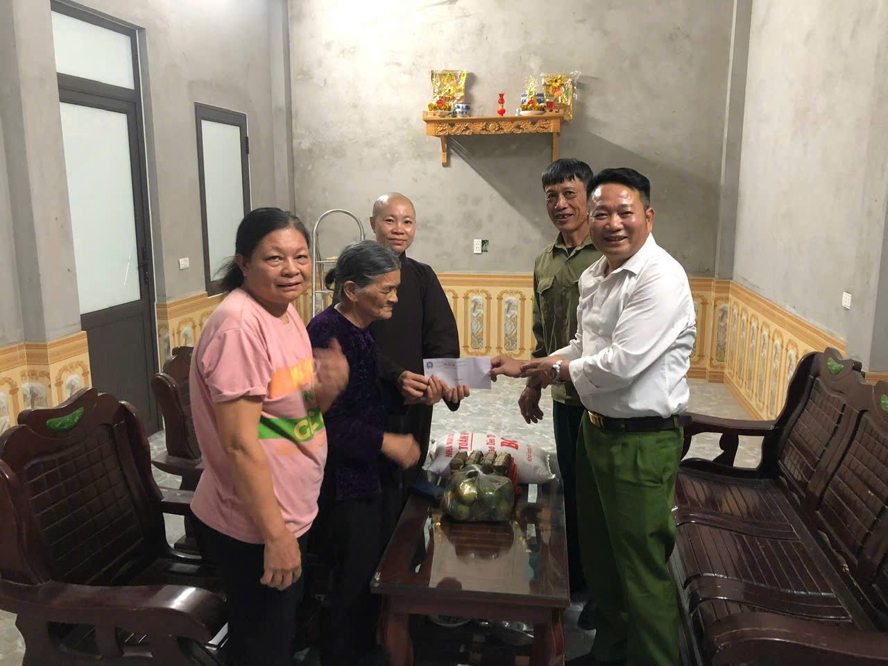 Anh-tin-bai