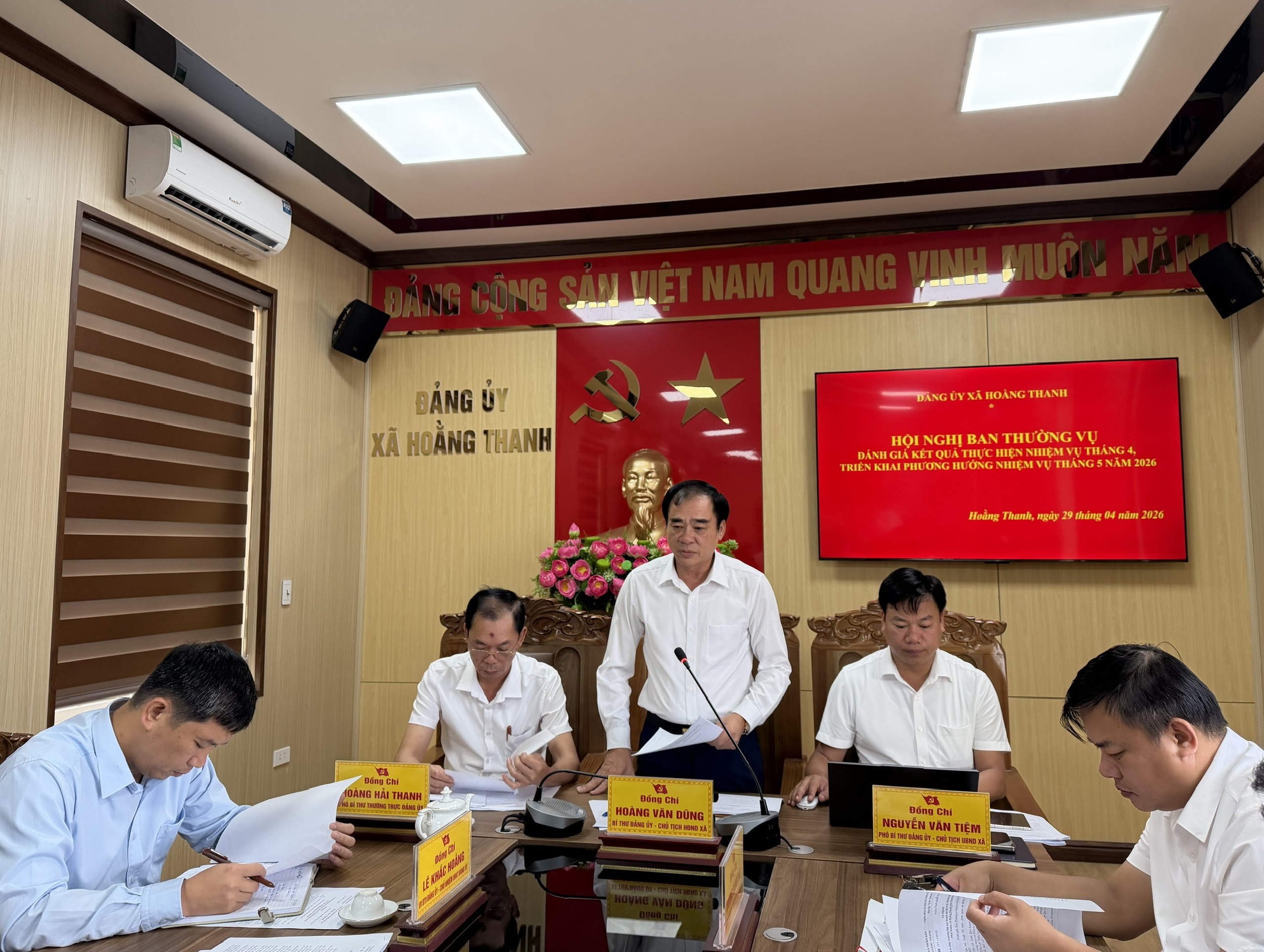 Anh-tin-bai