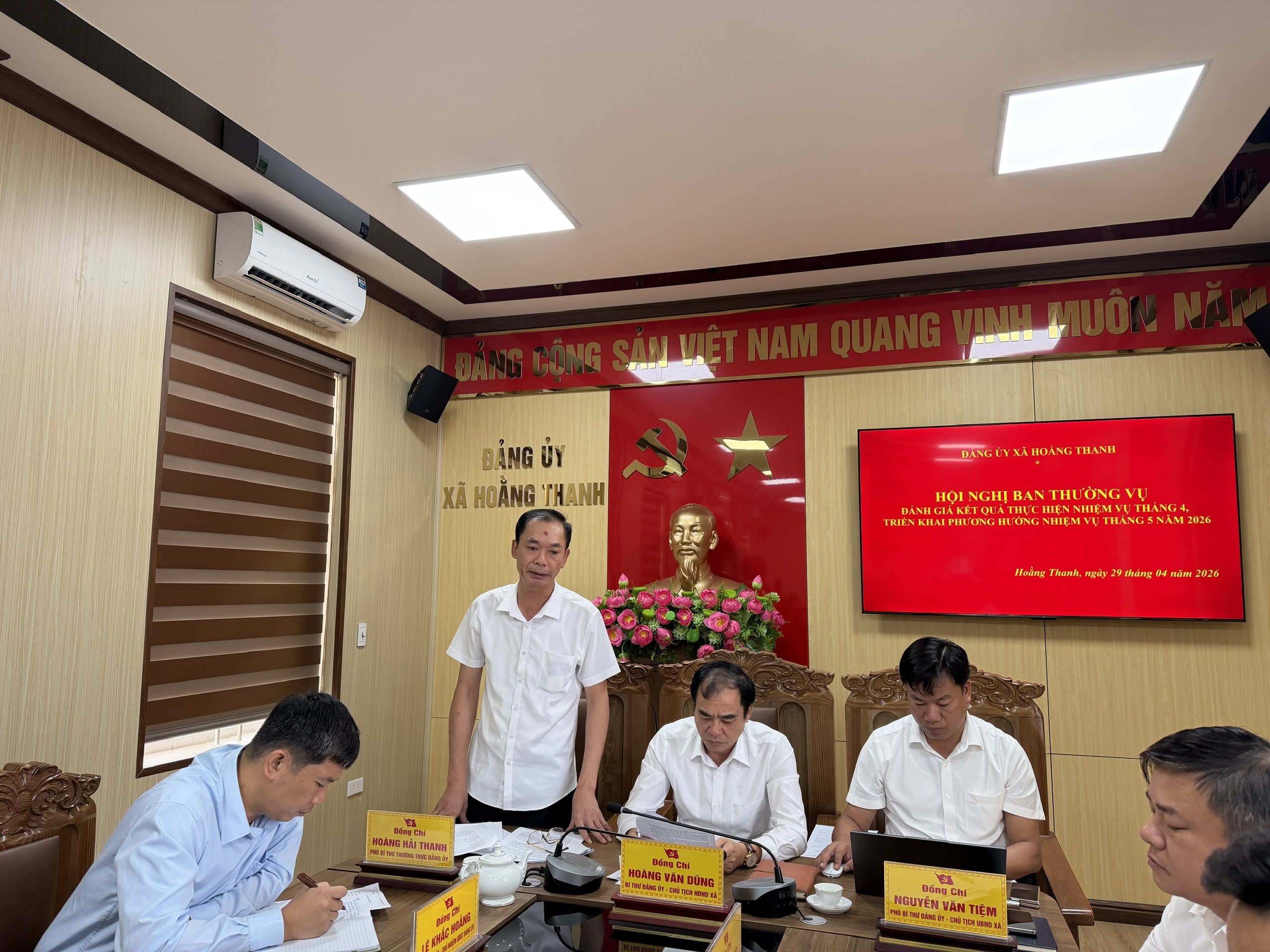 Anh-tin-bai