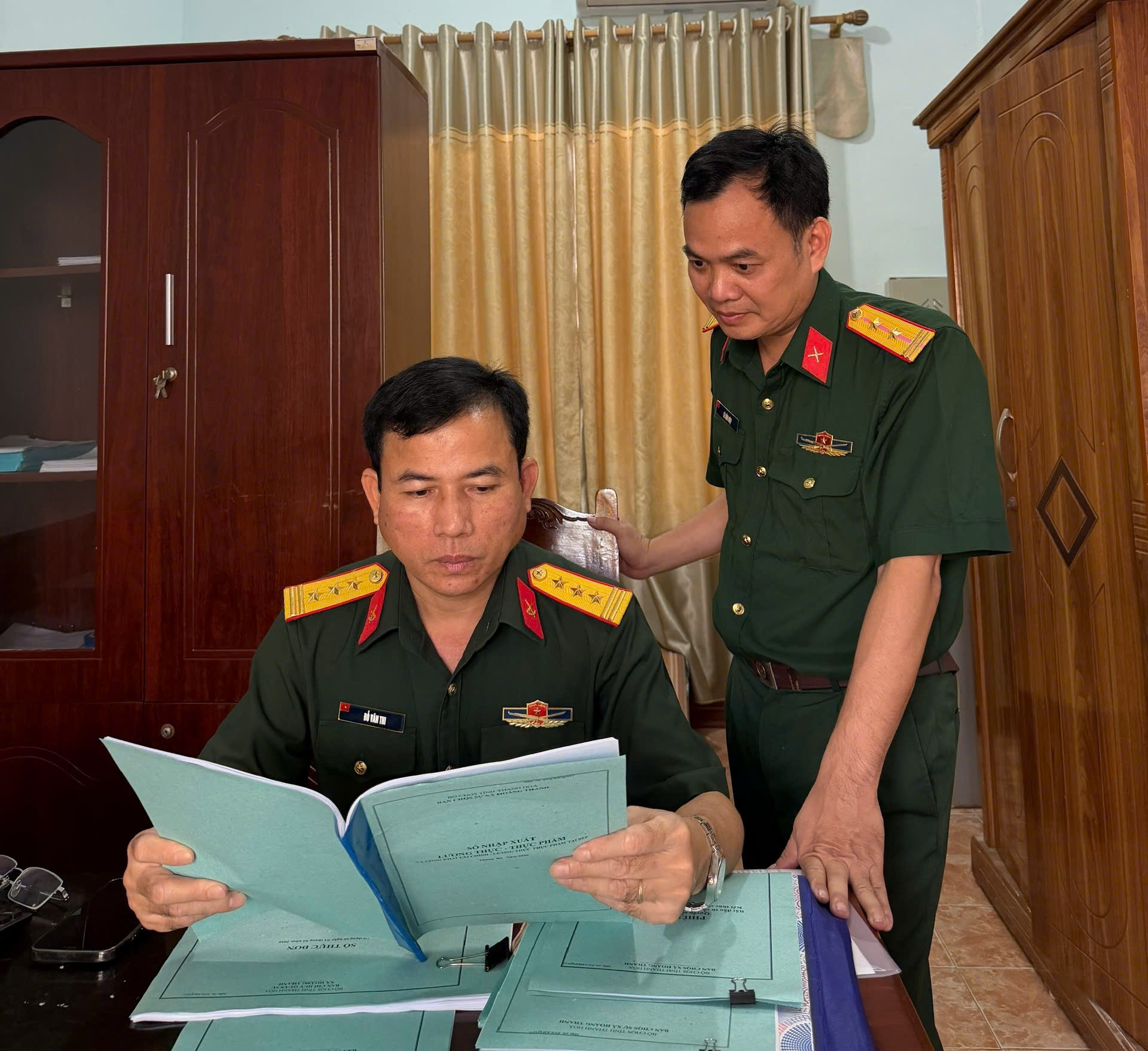 Anh-tin-bai