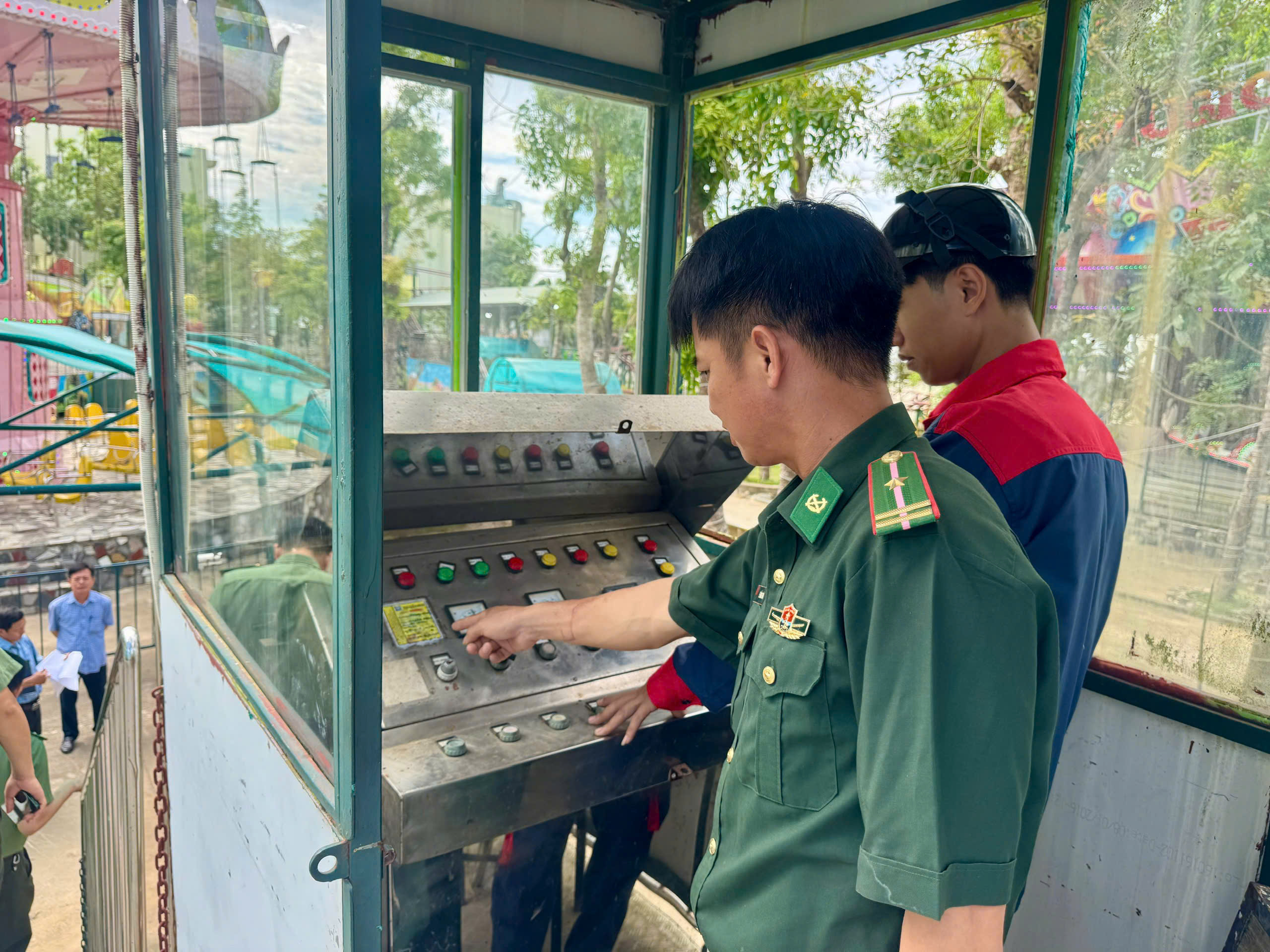 Anh-tin-bai