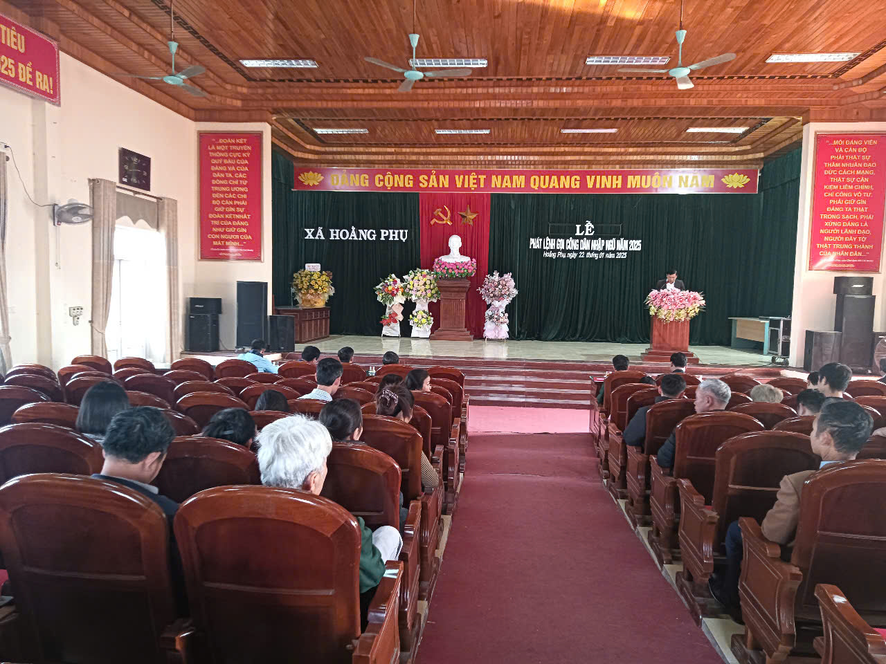 Toàn cảnh.jpg