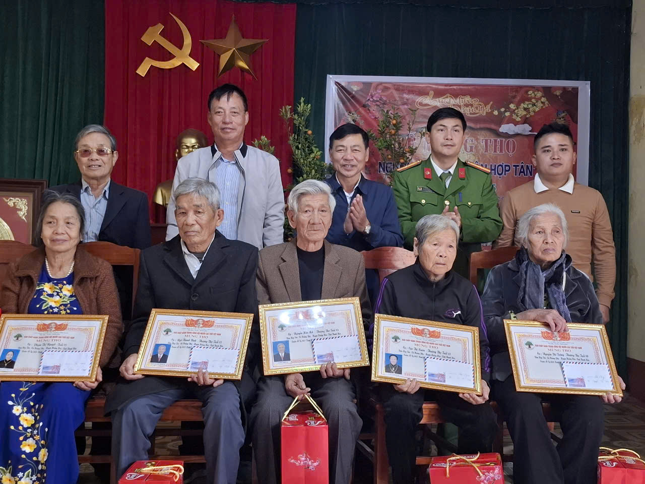 Hợp tân.jpg