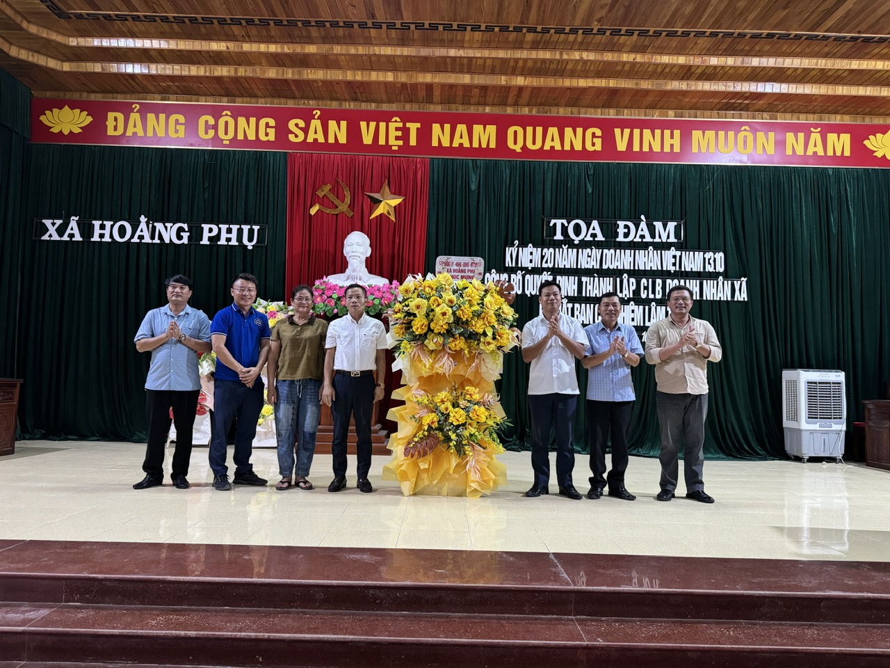 XÃ HOẰNG PHỤ TỔ CHỨC TỌA ĐÀM KỶ NIỆM 20 NĂM NGÀY DOANH NHÂN VIỆT NAM (13/10/2004-13/10/2024) VÀ CÔNG BỔ QUYẾT ĐỊNH THÀNH LẬP CÂU LẠC BỘ DOANH NHÂN, BAN CHỦ NHIỆM LÂM THỜI.